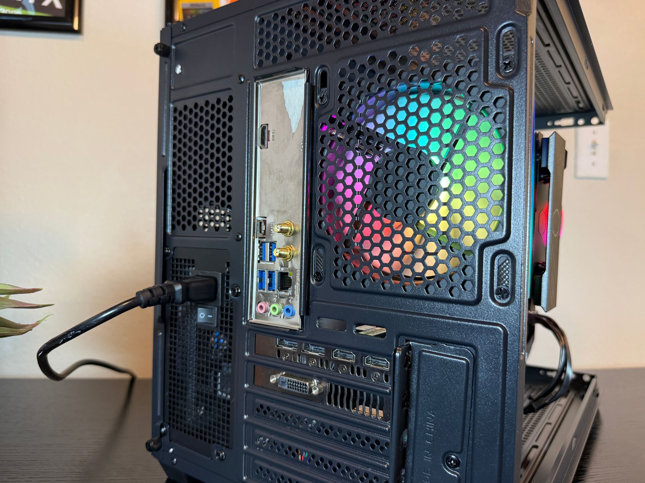 ⭐GTX 1070 Ti, Intel i5-9500, 16gb RAM, 512gb SSD⭐| Custom Gaming PC | Fortnite, Valorant, CS2, More!