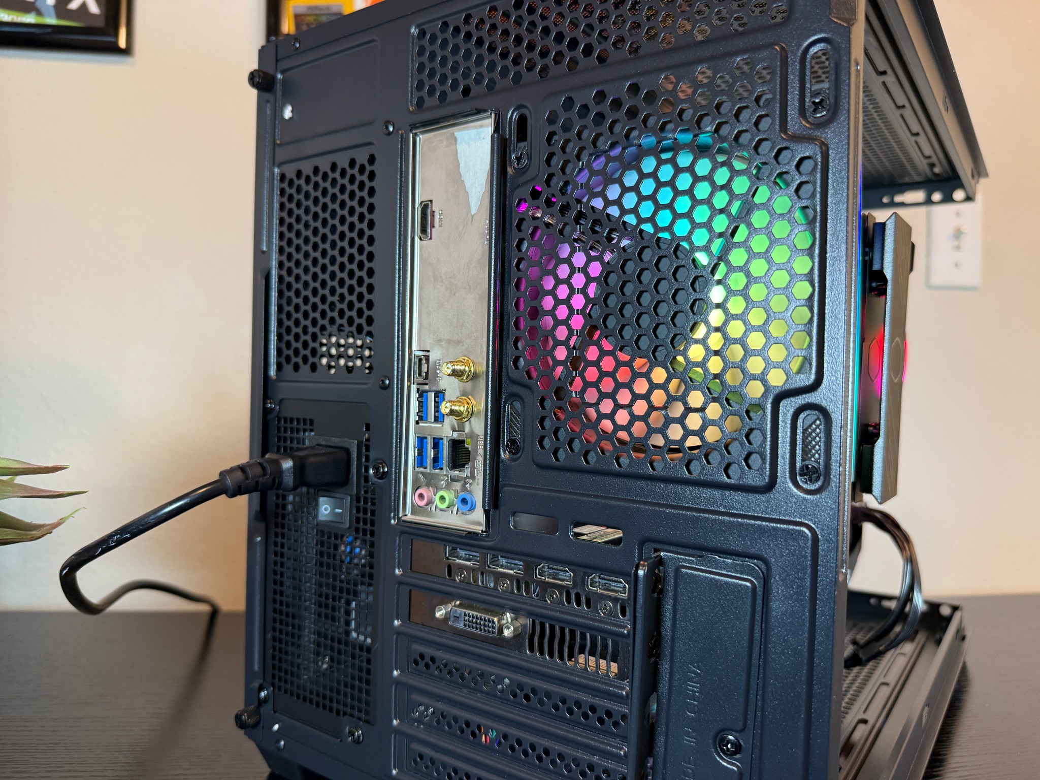 ⭐GTX 1070 Ti, Intel i5-9500, 16gb RAM, 512gb SSD⭐| Custom Gaming PC | Fortnite, Valorant, CS2, More!