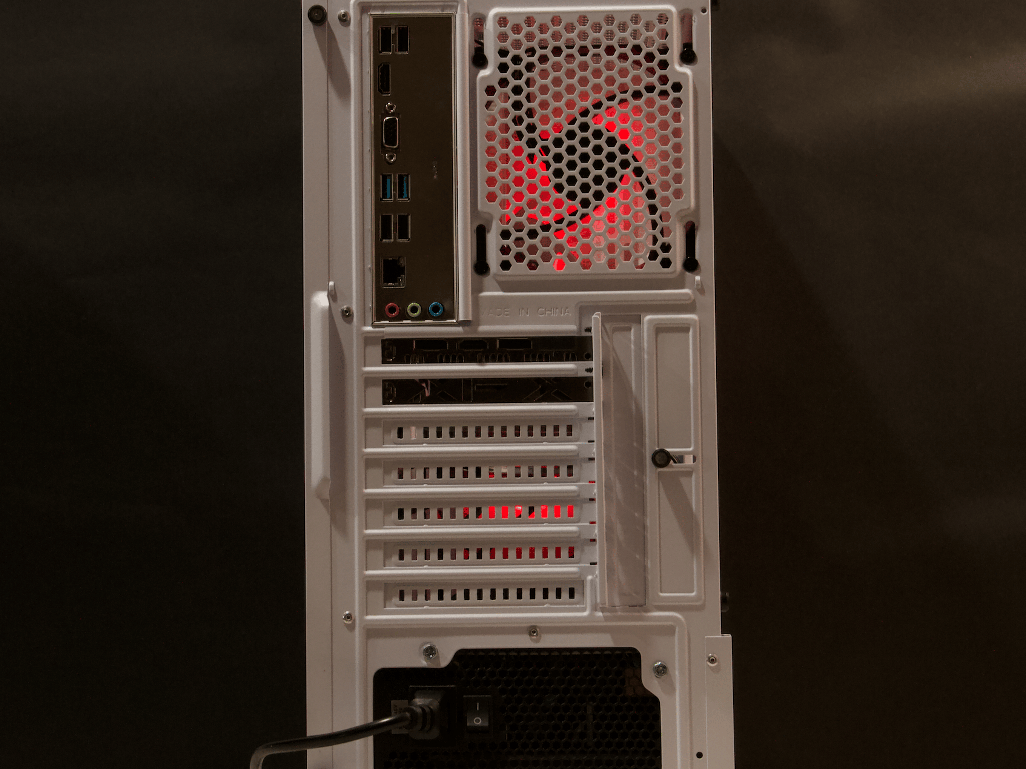 RX 5700 XT, Ryzen 5 3600, 16GB DDR4, 1TB Storage, WiFi - Gaming PC