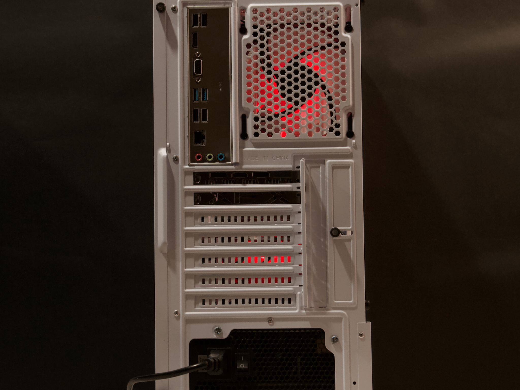 RX 5700 XT, Ryzen 5 3600, 16GB DDR4, 1TB Storage, WiFi - Gaming PC