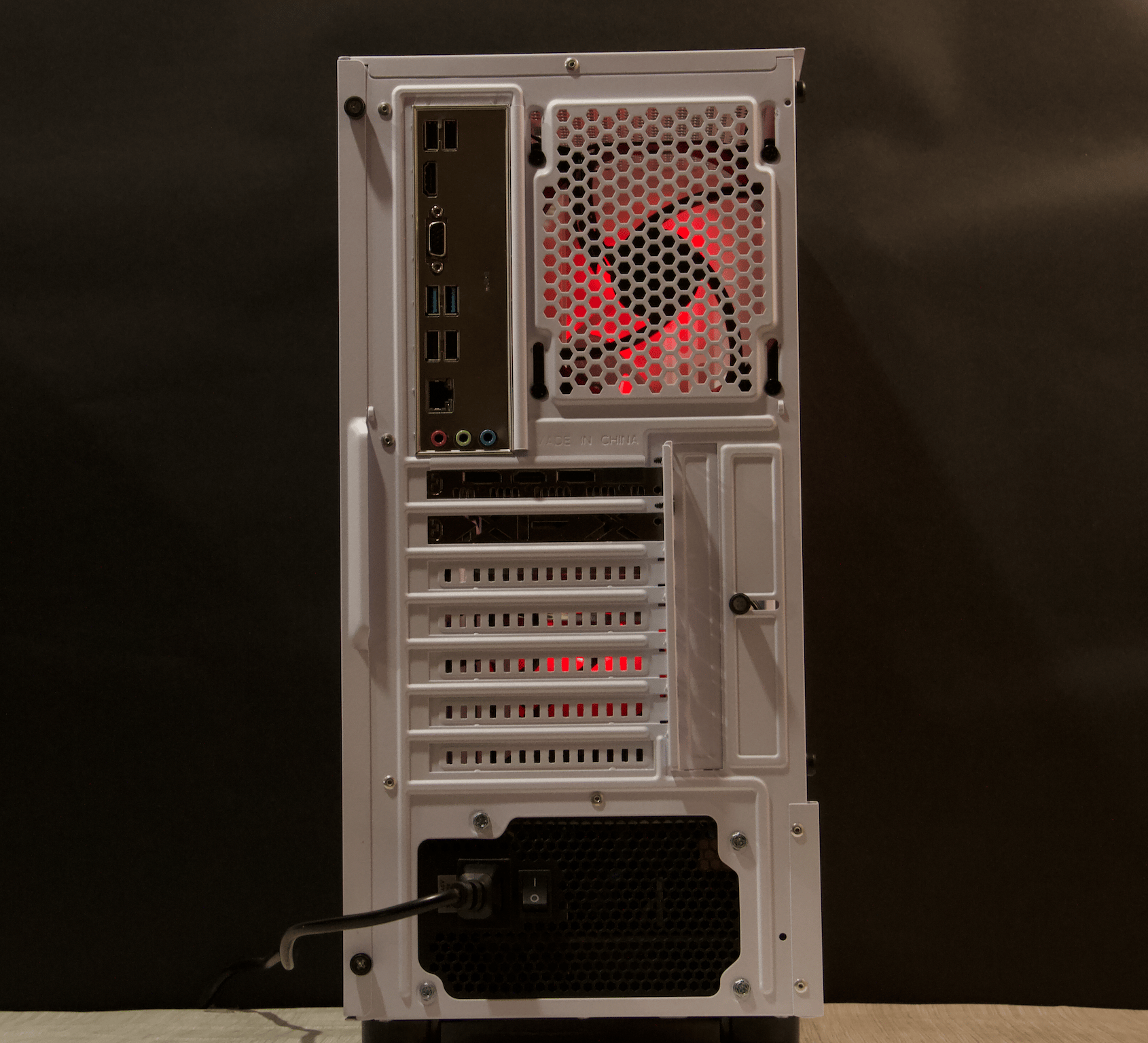 RX 5700 XT, Ryzen 5 3600, 16GB DDR4, 1TB Storage, WiFi - Gaming PC