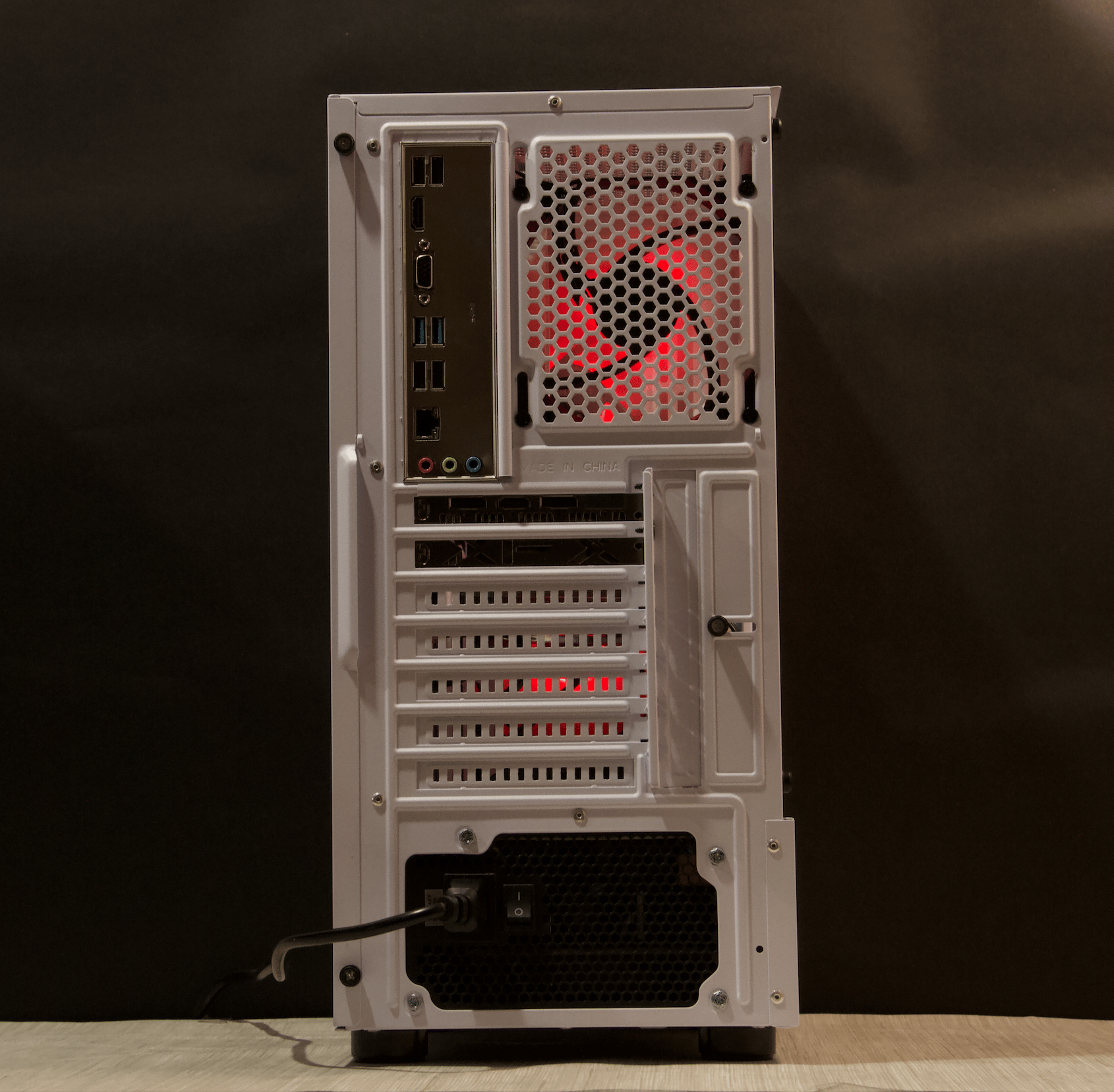 RX 5700 XT, Ryzen 5 3600, 16GB DDR4, 1TB Storage, WiFi - Gaming PC