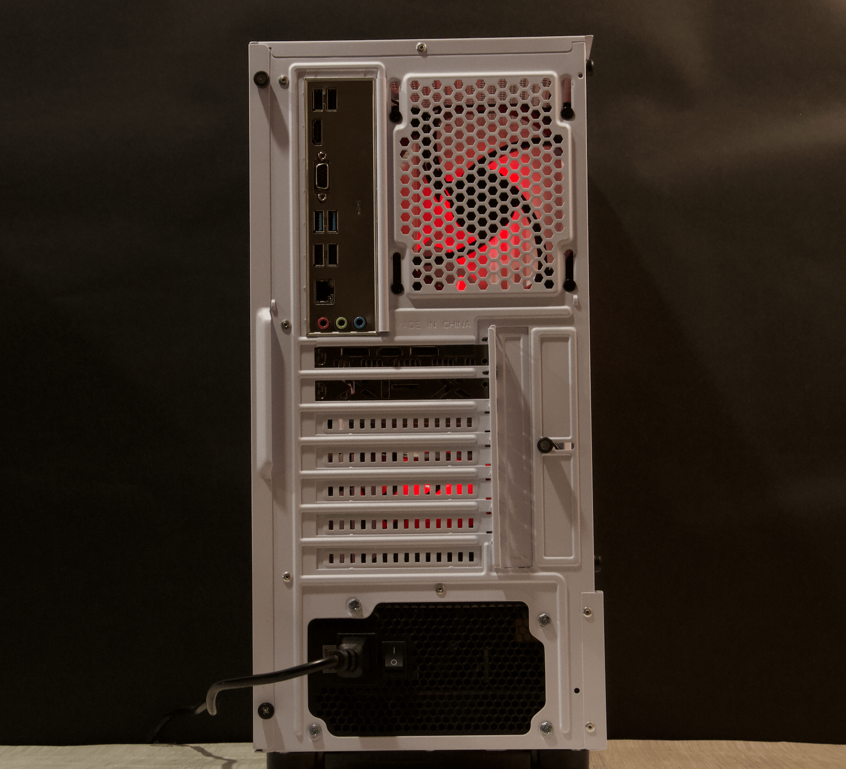 RX 5700 XT, Ryzen 5 3600, 16GB DDR4, 1TB Storage, WiFi - Gaming PC