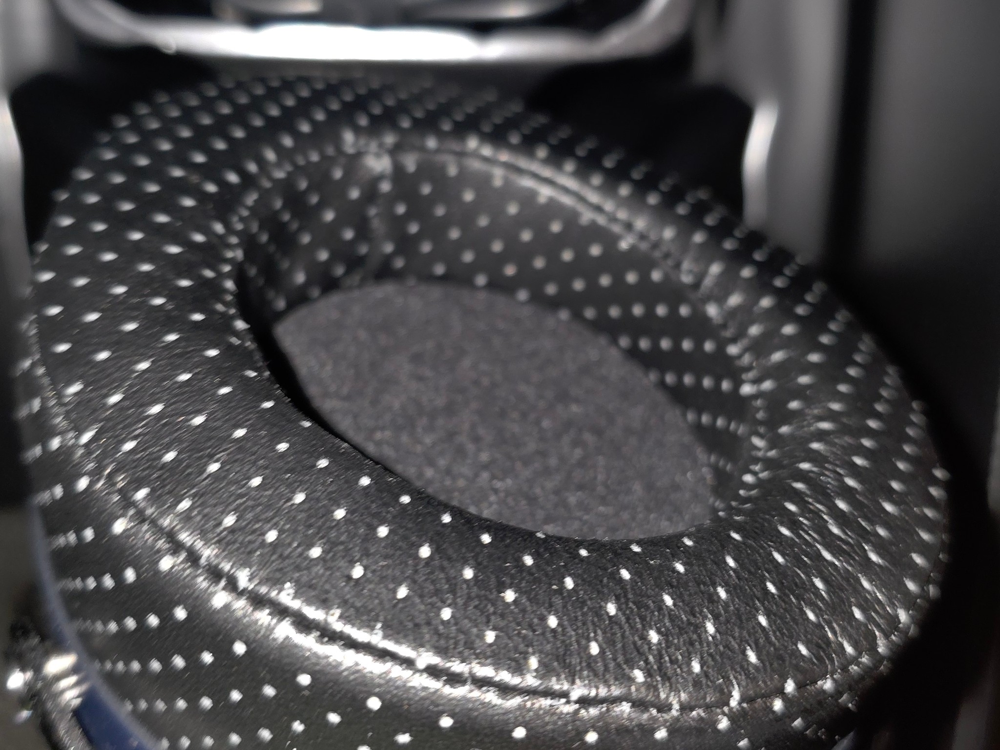 Dekoni x hifiman cobalt closed back headphones