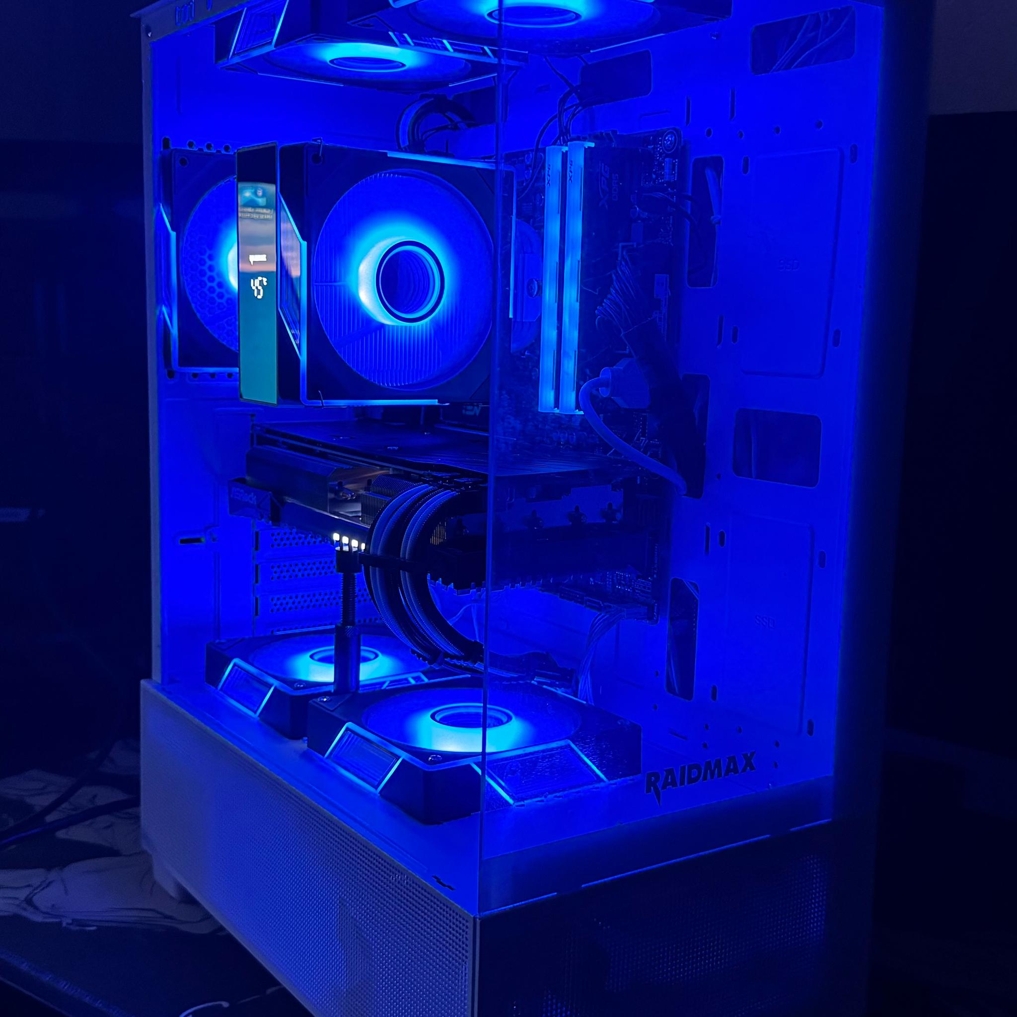 Gaming PC / content creation | AMD Radeon RX 7700 XT| Ryzen 7 | 32GB RAM | WINDOWS 11 Home | WiFi an