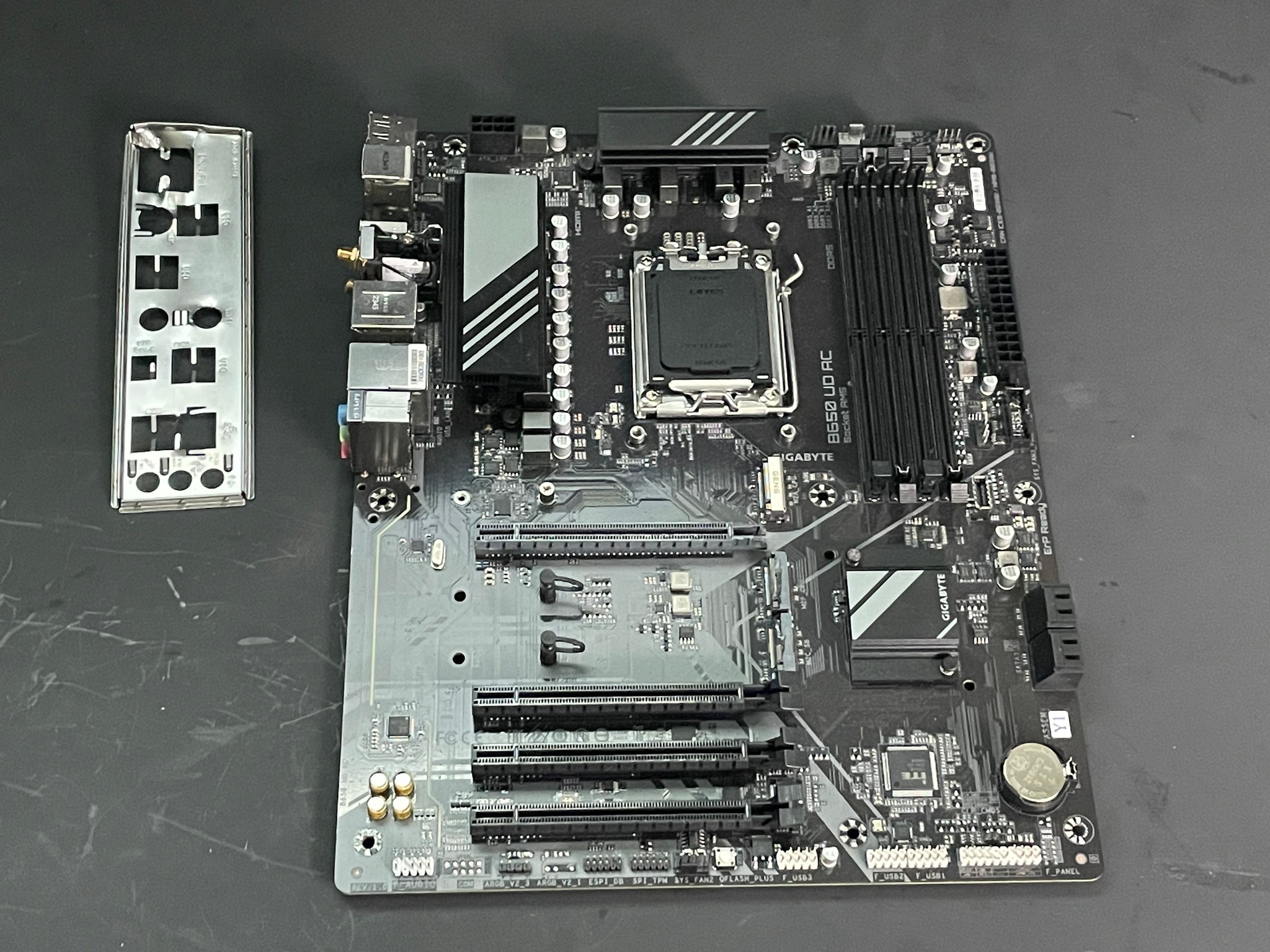 GIGABYTE B650 UD AC | **Read Description | Free Shipping