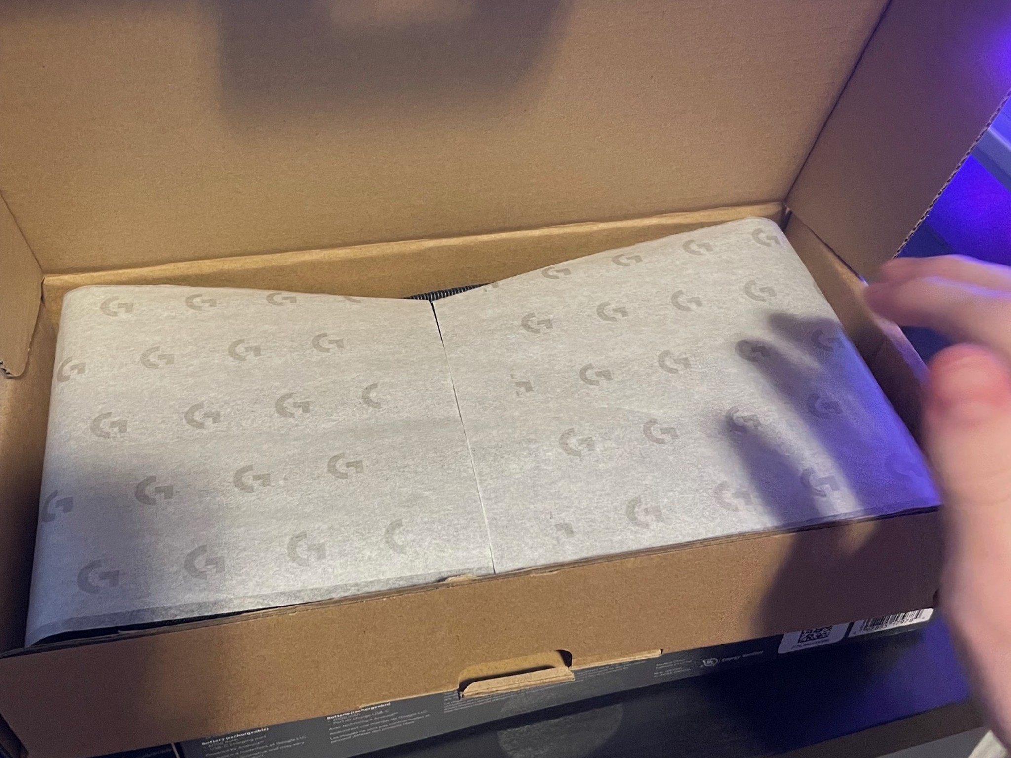 Logitech G Cloud Gaming Handheld (FREE CASE)