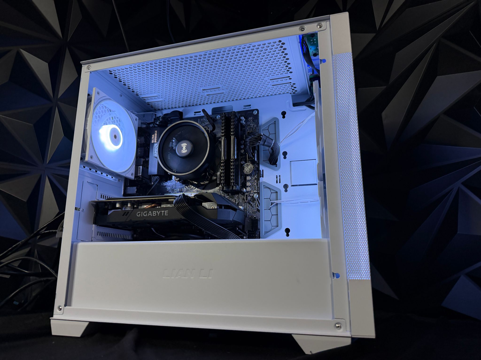 💸😈 THE BUDGET BADDIE 😈💸Ryzen 5 5500| RTX 2060| 16 GB DDR4| 512 GB NVMe| 850W Gold PSU