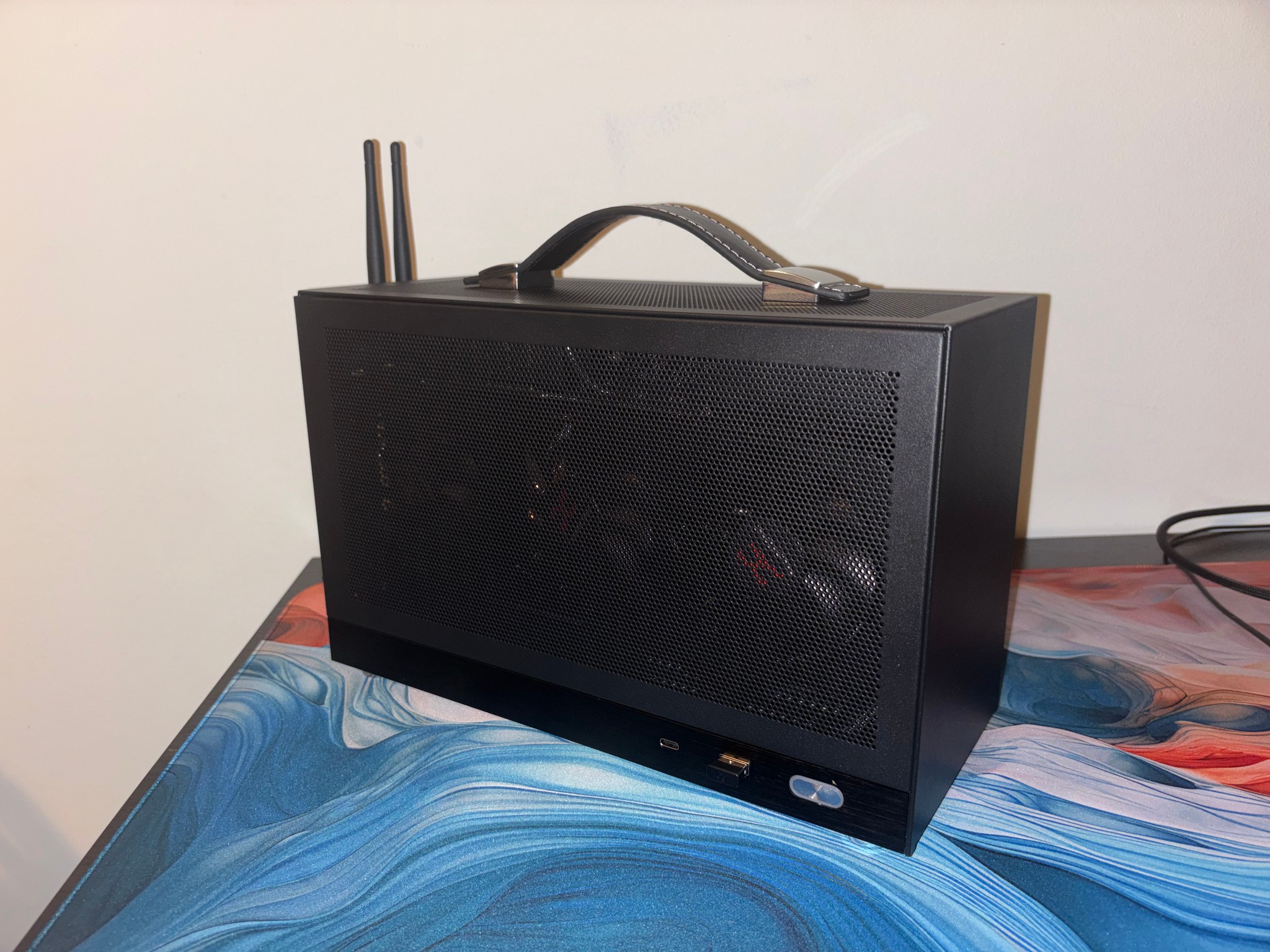 8L S300 Mini Itx build - 7600x3d, 9070GRE, 32gb DDR5, 2TB SSD