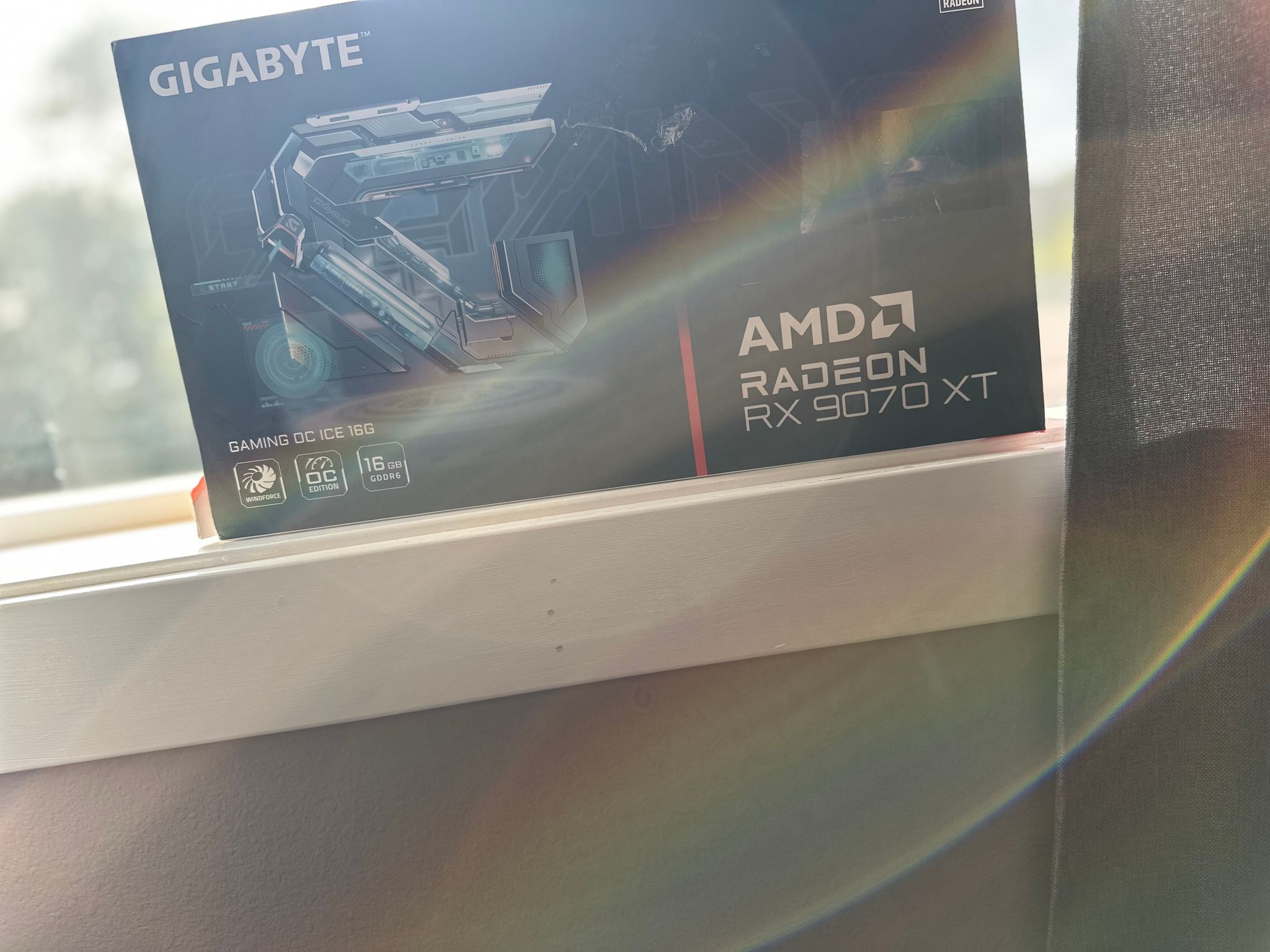 GIGABYTE RX 9070 XT GAMING OC ICE 16G