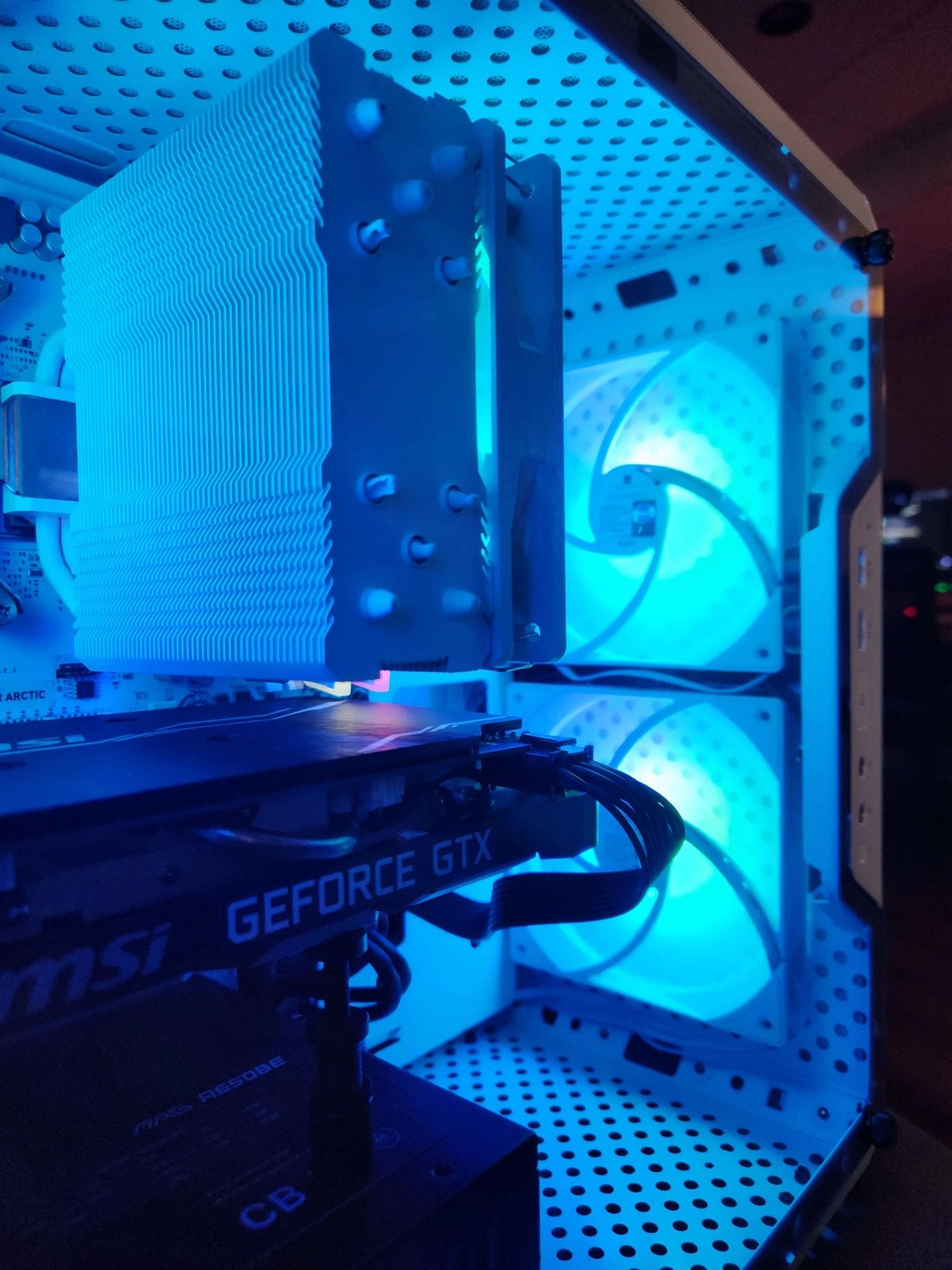 GTX 1660 Super | Ryzen 7 2700X | 16GB RAM | 1TB M.2 | RGB