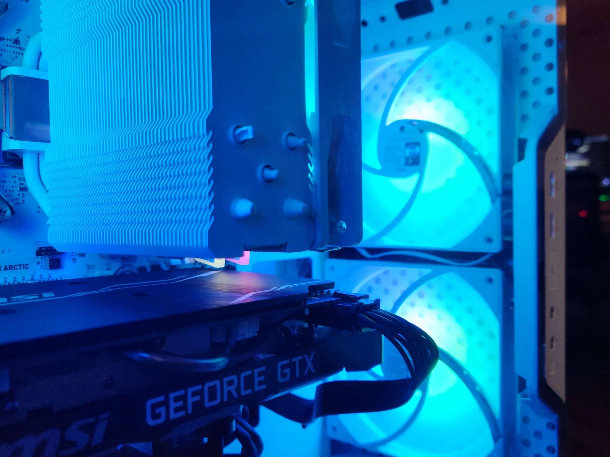GTX 1660 Super | Ryzen 7 2700X | 16GB RAM | 1TB M.2 | RGB | Windows 11