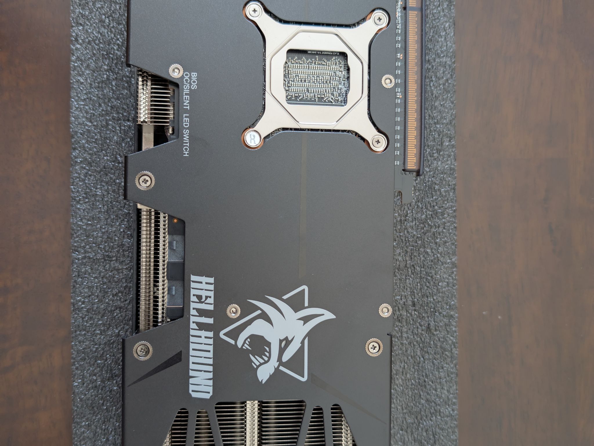 PowerColor Hellhound AMD Radeon RX 9070 XT OC 16GB