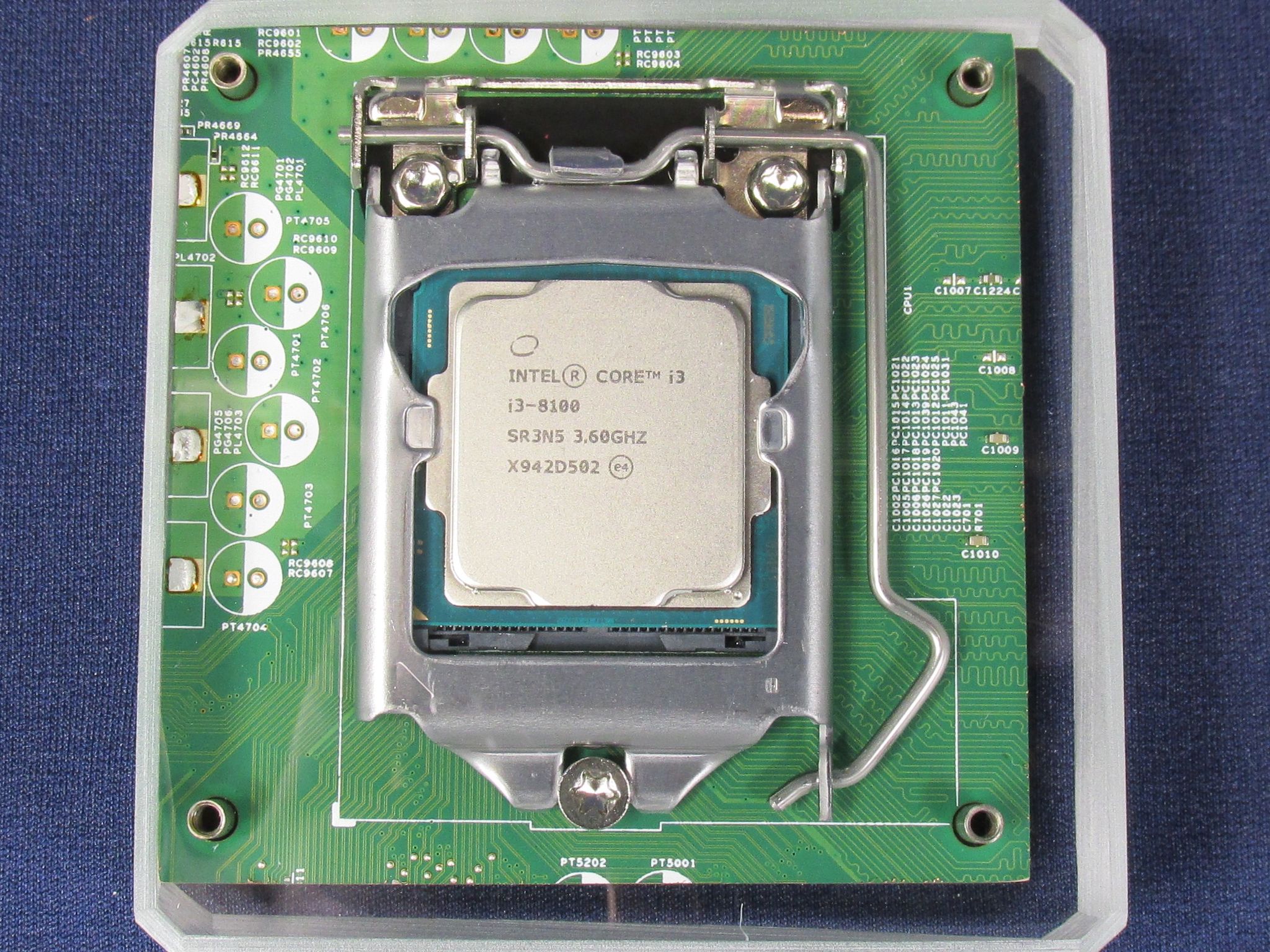 Handmade Clear Epoxy Resin Coaster With Intel Core i3-8100 CPU (SR3N5) & Motherboard