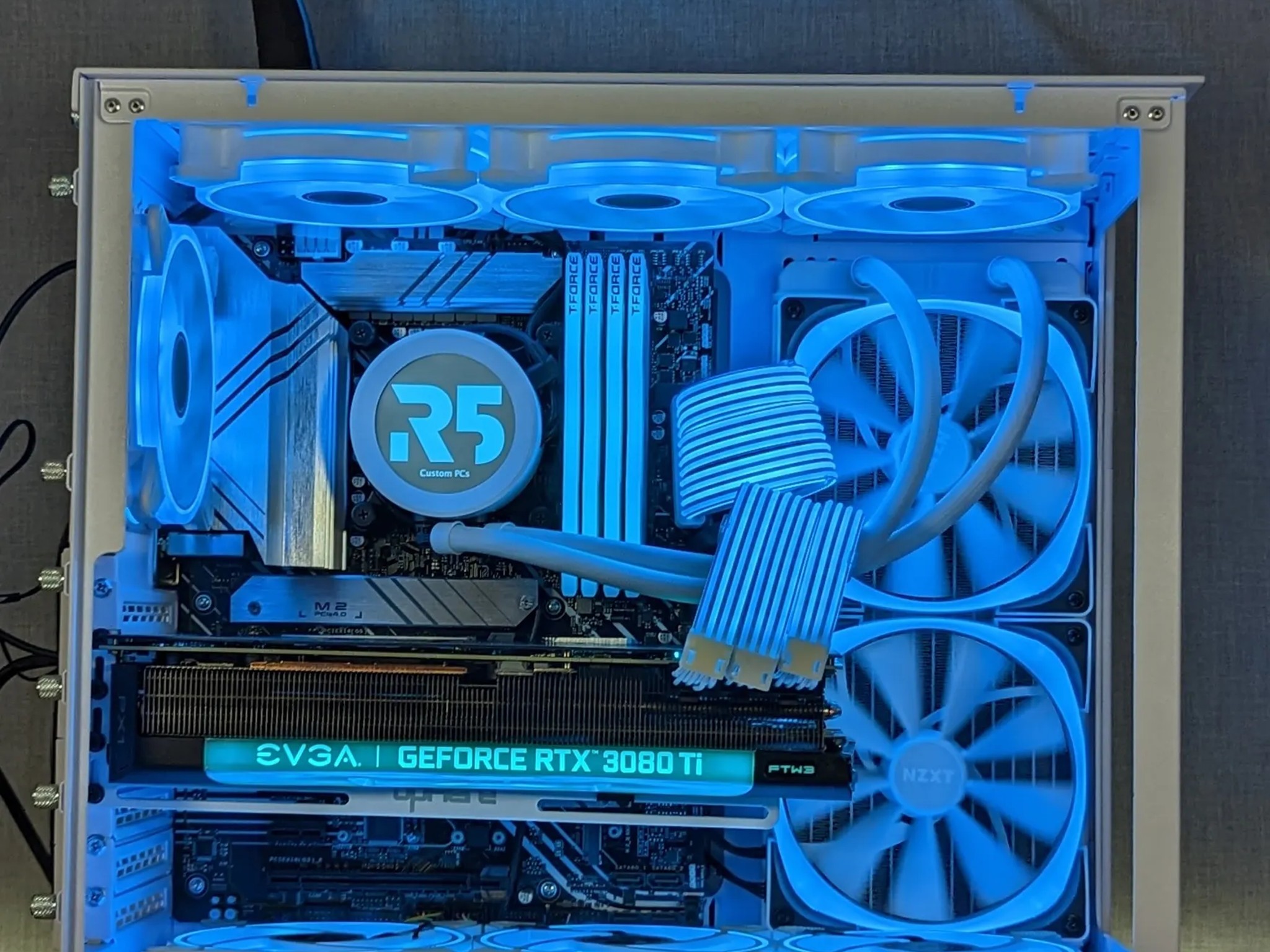 RTX 3080ti 12GB // i9 12900KF // 32GB 3600Mhz DDR4 // 2TB Gen4 NVMe // WiFi
