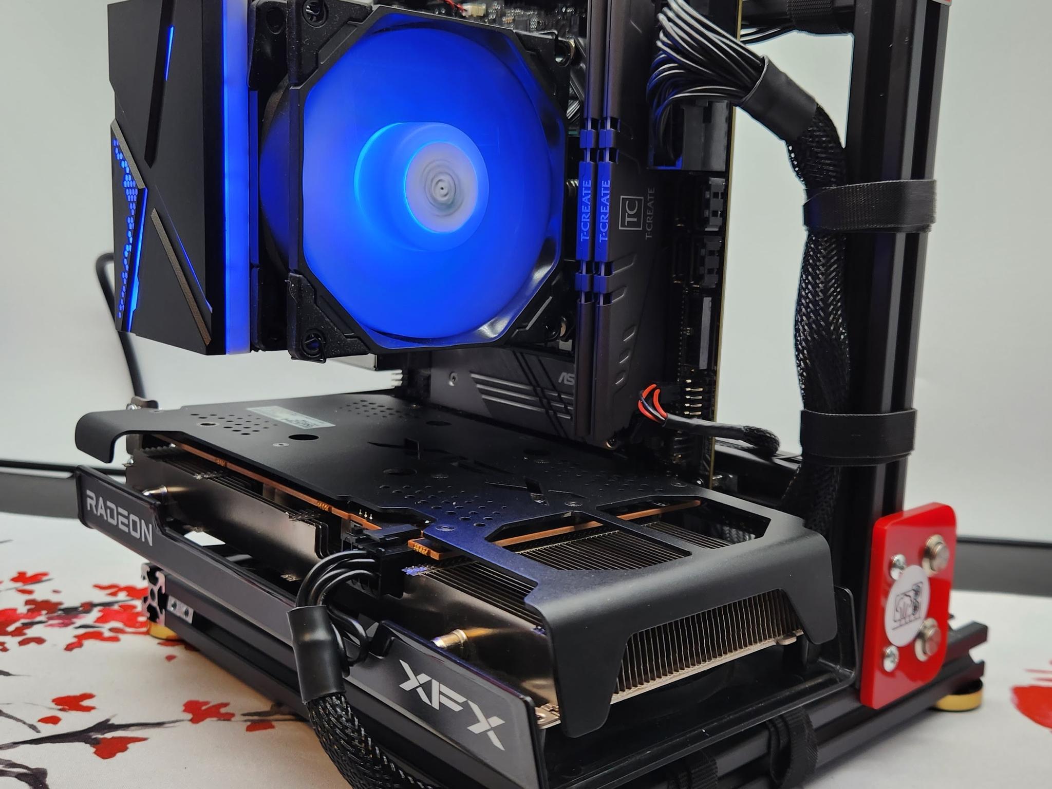 Tiny Portable Rig Ryzen 5 / 32GB DDR 4 / 1TB SSD / RX 6600 8GB