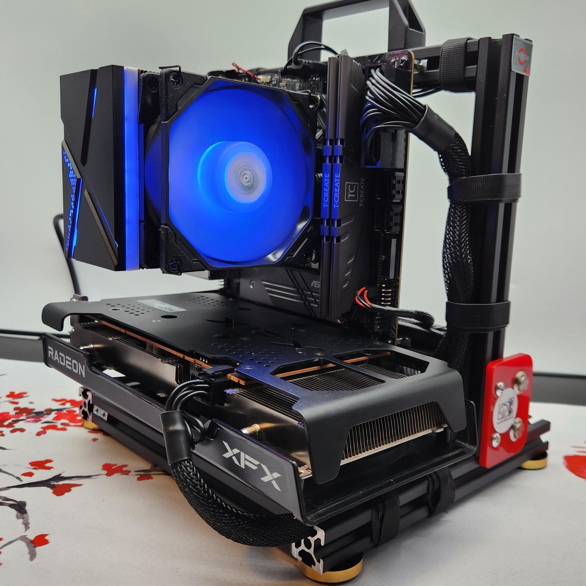 Tiny Portable Rig Ryzen 5 / 32GB DDR 4 / 1TB SSD / RX 6600 8GB