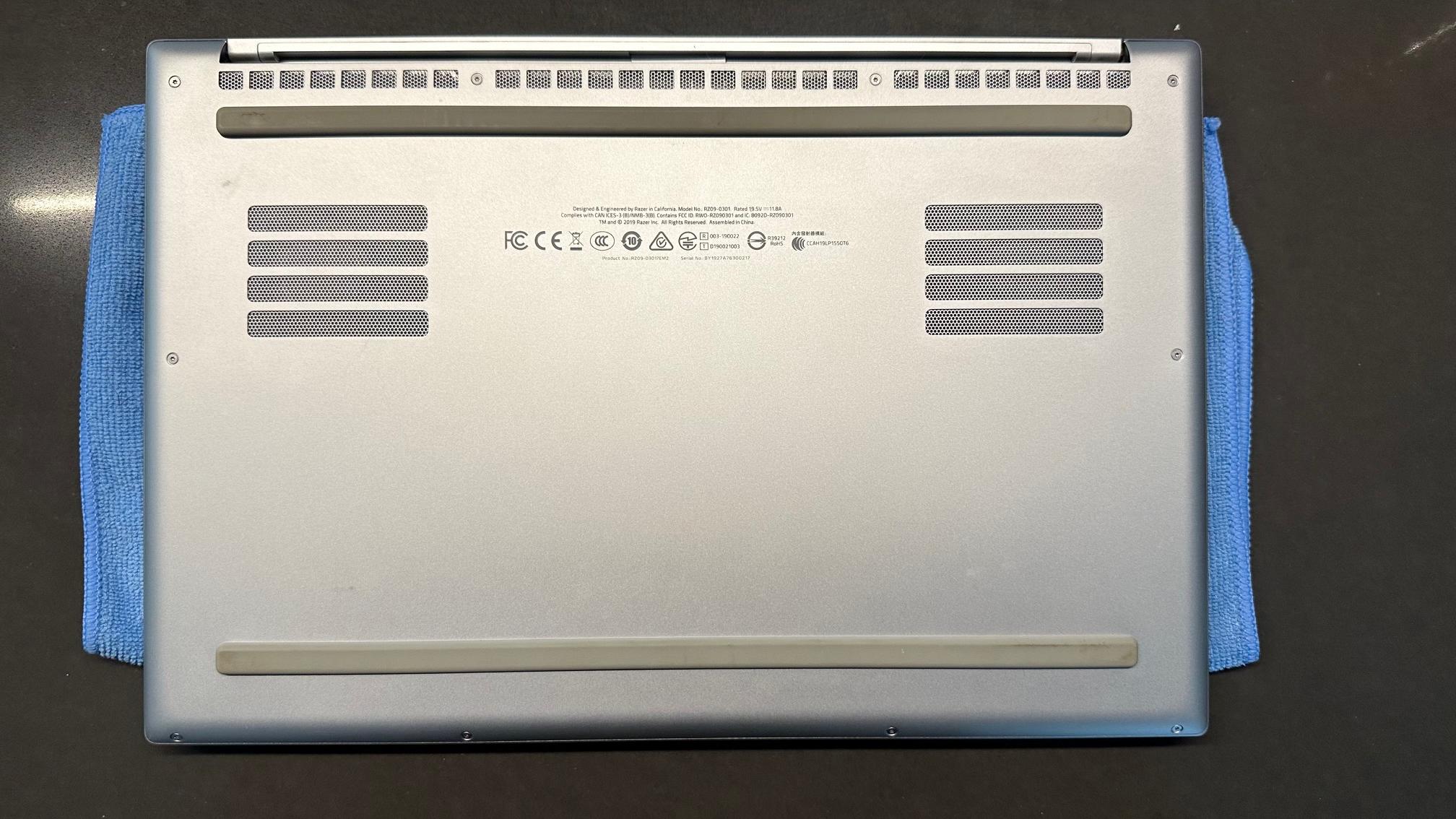 Razer Blade Advanced 15" - Gaming Laptop 2019 Intel i7-9750H | RTX 2070 Max-Q | 16GB RAM | 1TB SSD