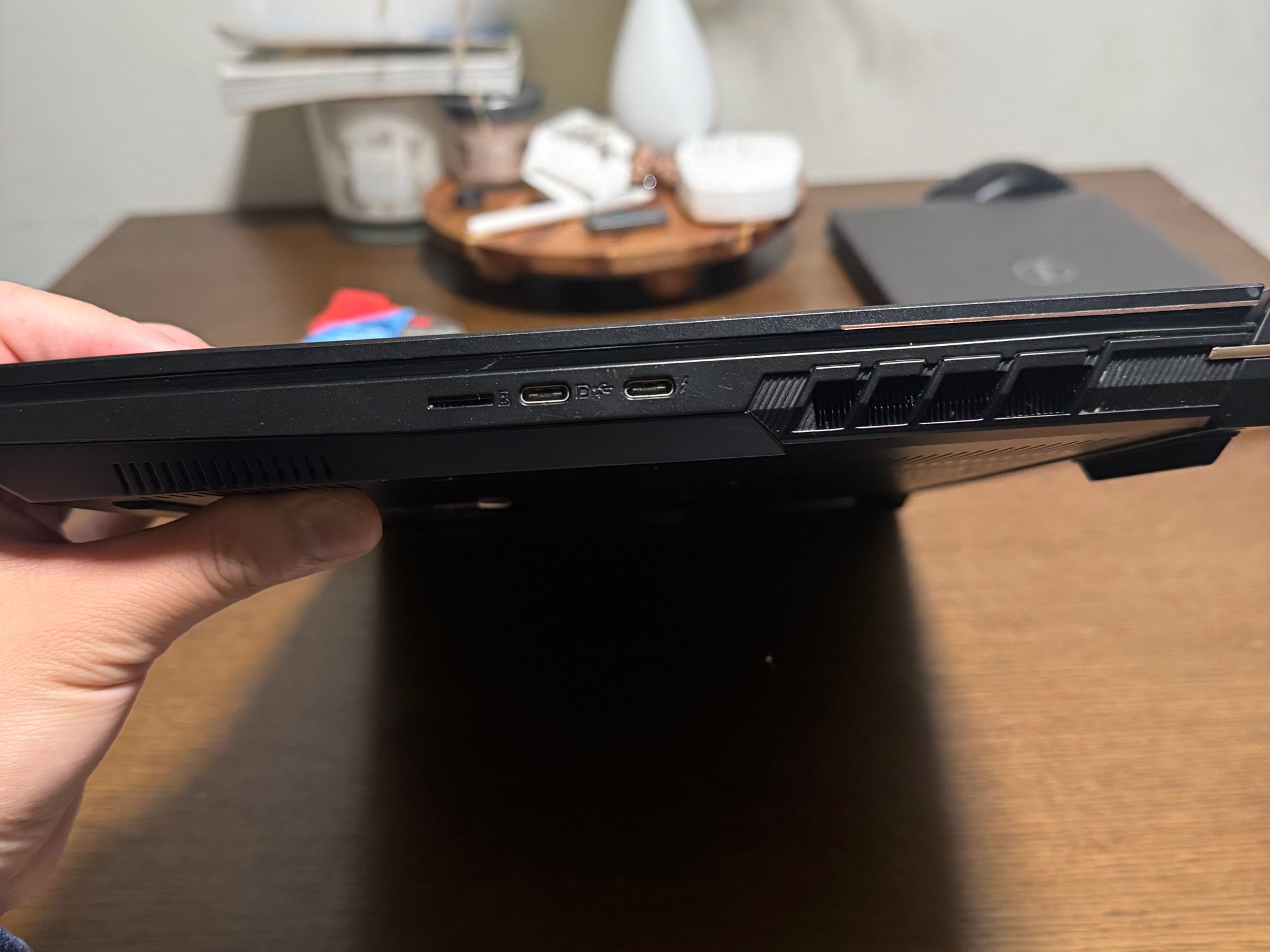 SAGER i9-13900HX/32GB DDR5/1TB NVME/RTX 4070 240 HZ QHD Screen