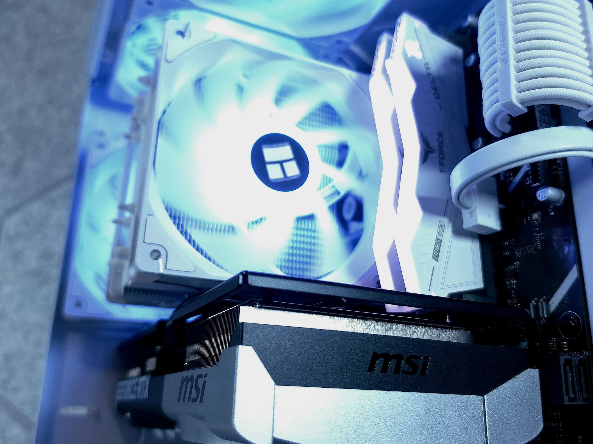 ASUS RTX 5070 🤍 Core i9 12900F