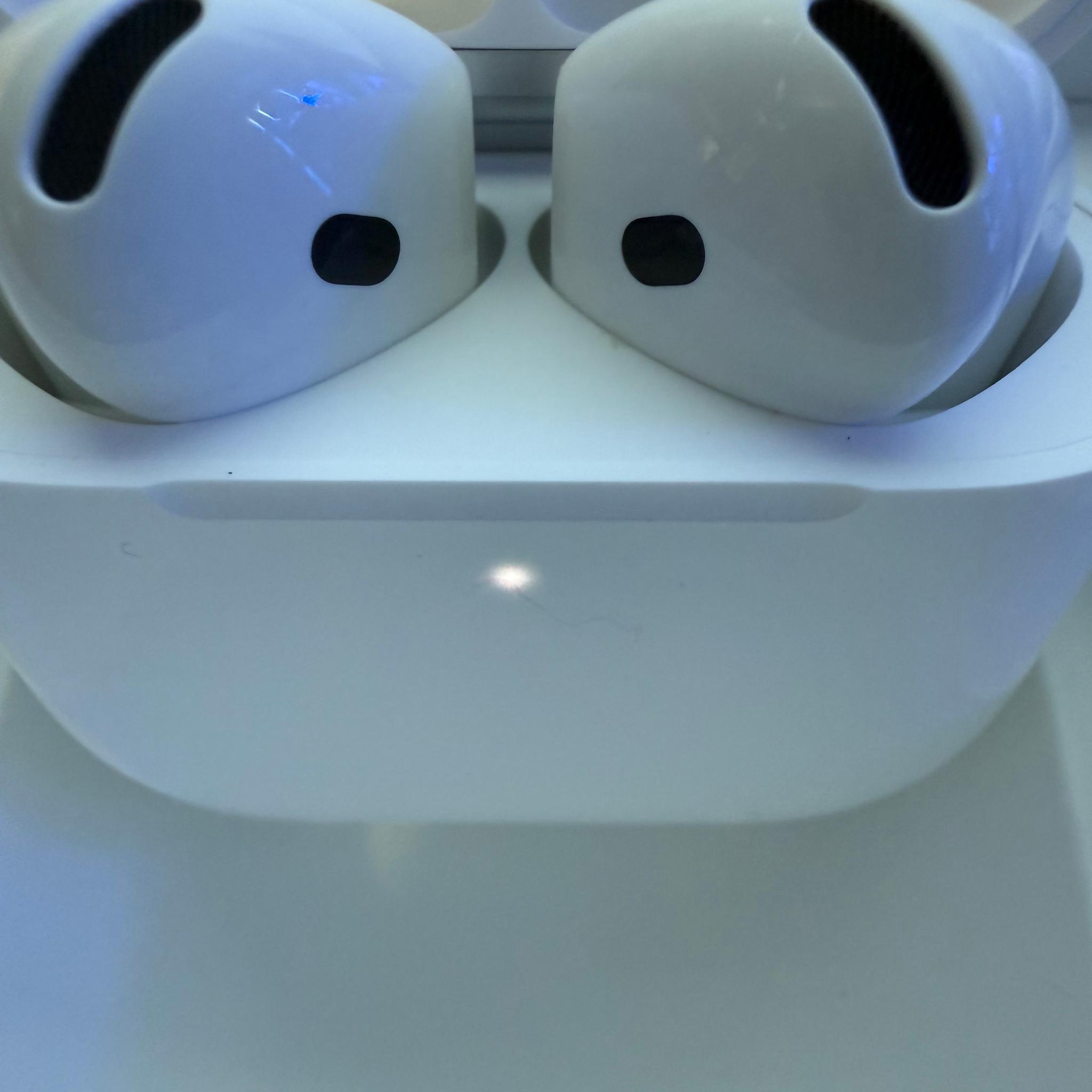 Brand new Airpods 4 Never Used