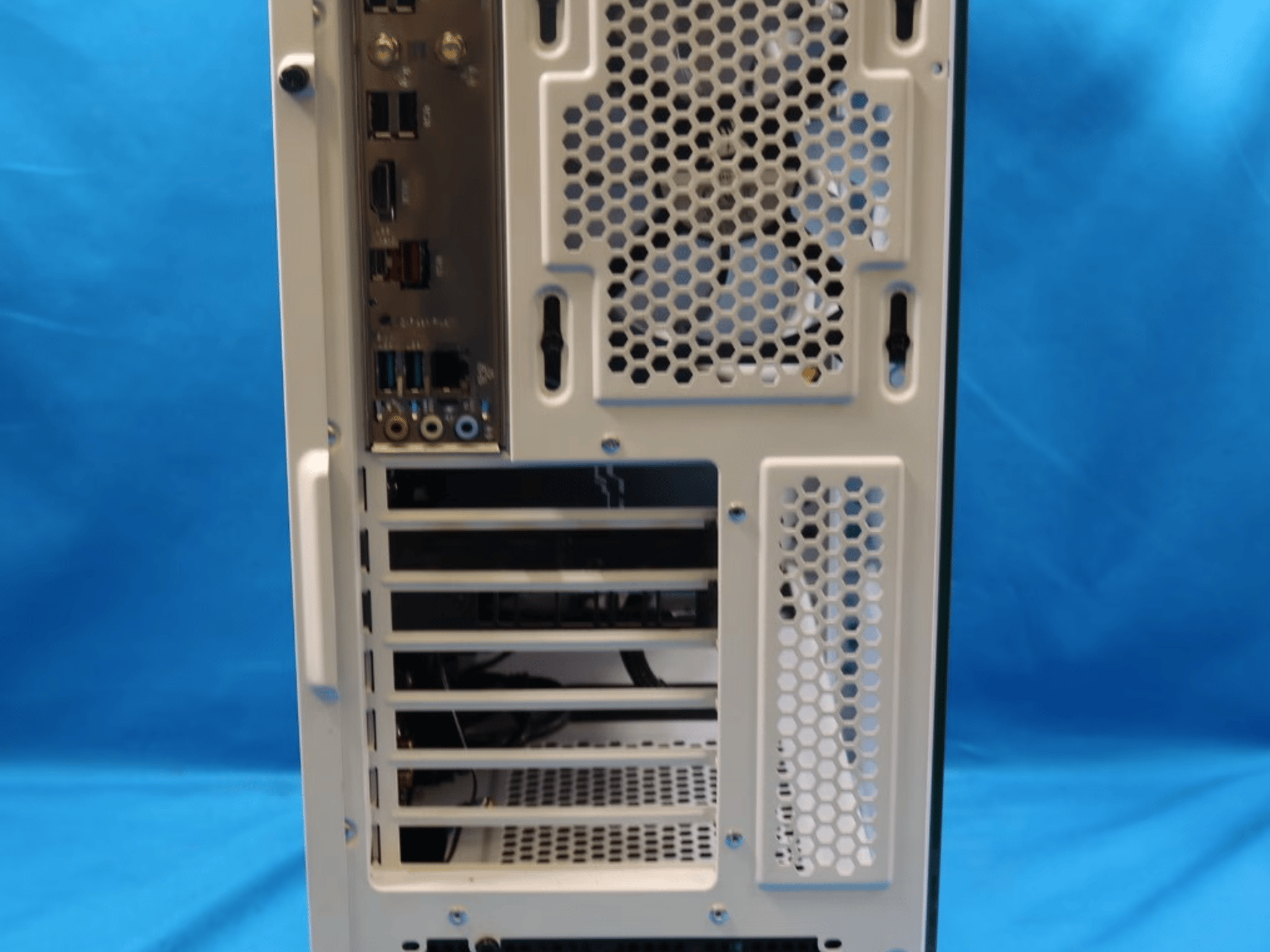 "Lazarus 5700 Gamma RGB" Ryzen 7 5700 8C @ 3.7GHz 16GB DDR4 3000MHz RTX 2060 12GB 1TB NVMe 2TB HDD