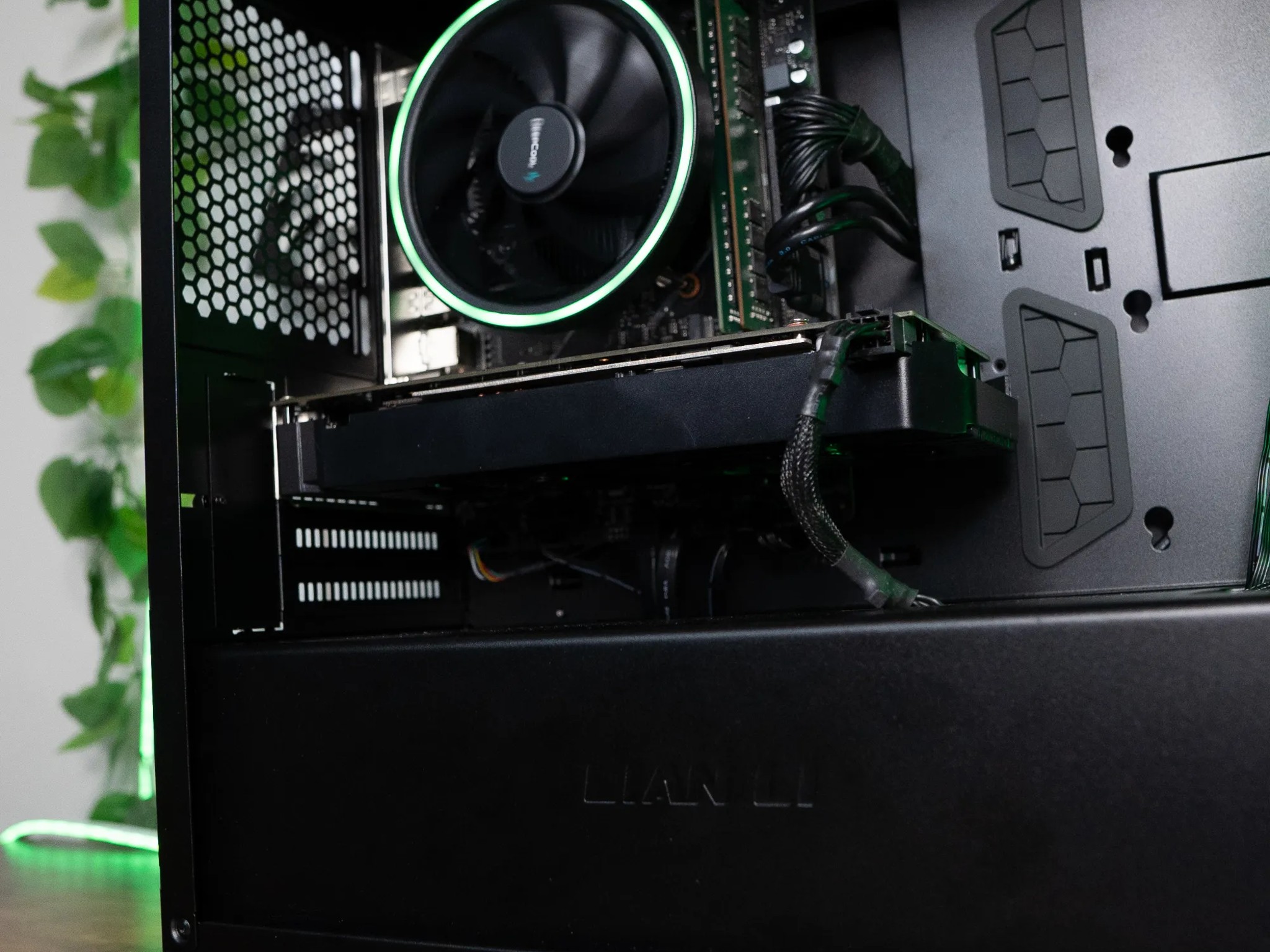🌨🌨 | PNY GTX 1060 6GB | RYZEN 3 2300X | 32GB DDR4 RAM | 512GB SSD + 160GB HDD | Arctic Chill