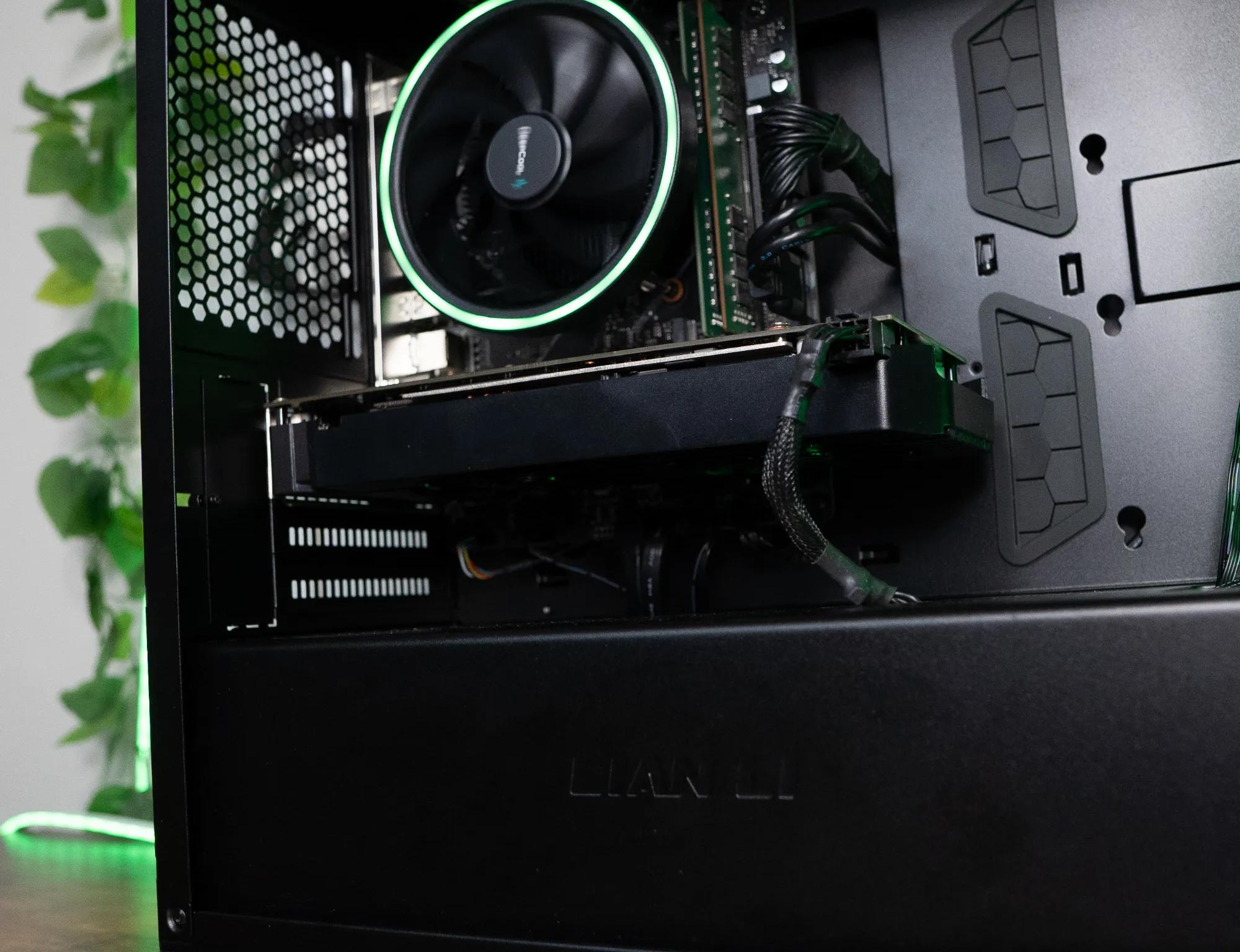 🌨🌨 | PNY GTX 1060 6GB | RYZEN 3 2300X | 32GB DDR4 RAM | 512GB SSD + 160GB HDD | Arctic Chill