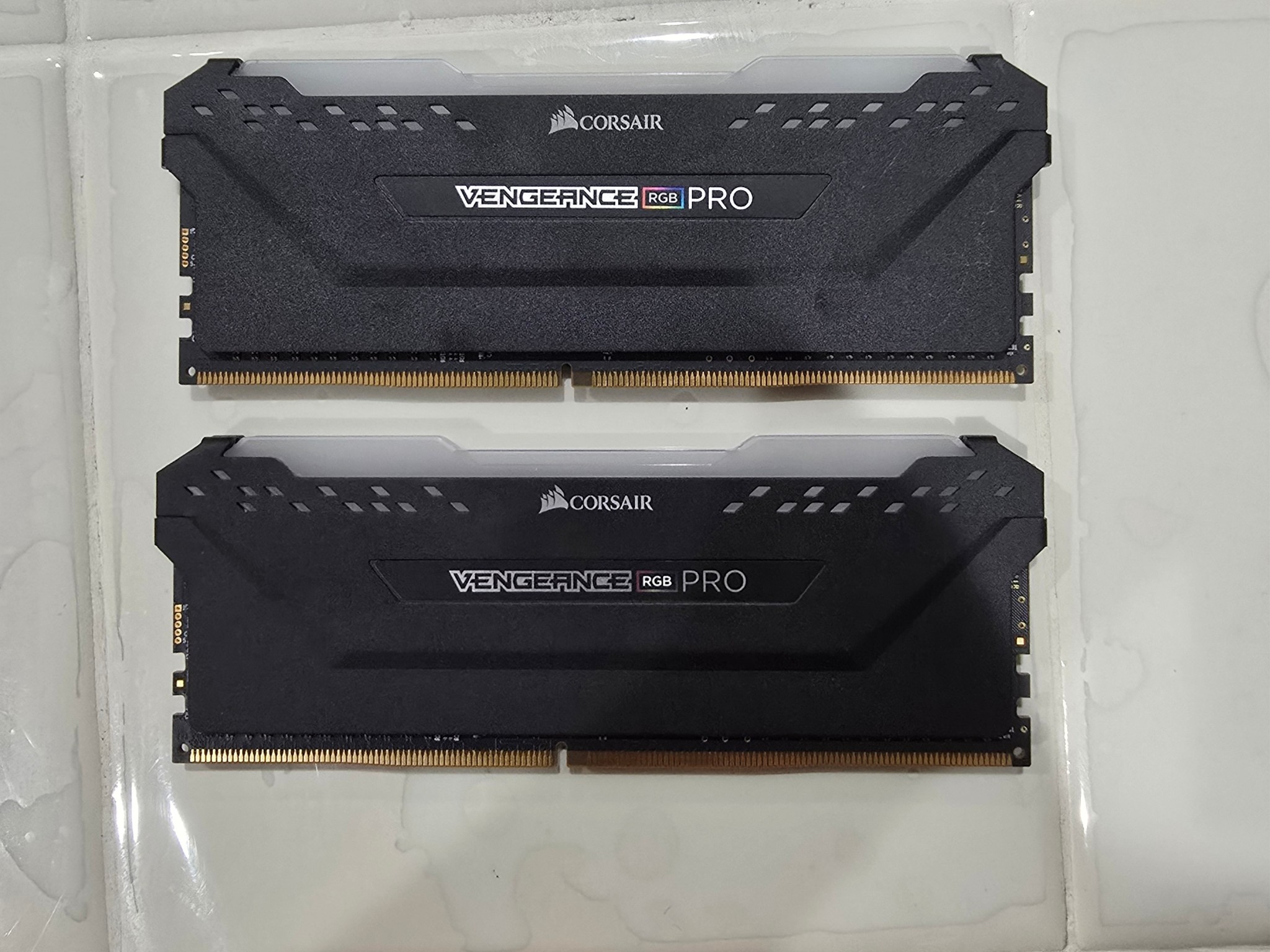 Corsair Vengeance RGB Pro 16GB (2x8GB) PC4-25600 (DDR4-3200) Memory