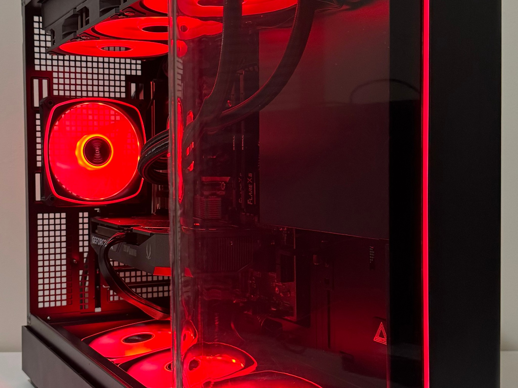 AMD Ryzen 7 7800X3D 32GB DDR5 RAM GeForce RTX 5060 Ti 1TB Gen5 NVMe SSD 850W Gold Gaming PC
