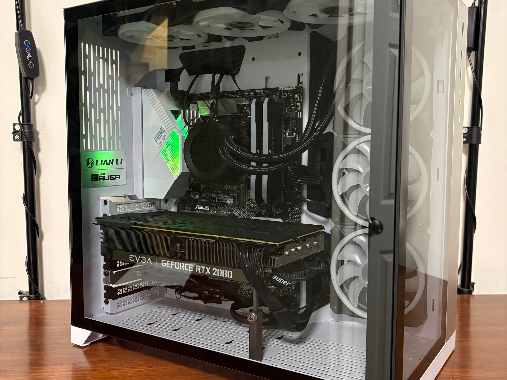 RTX 2080 SUPER | i7-9700F | 32 GB DDR4 | 1 TB NVMe + 2 TB HDD | 850 W PSU | 360MM AIO | Lian Li O11