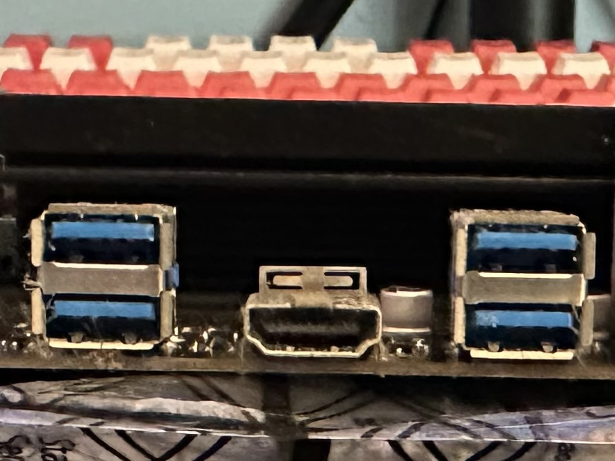 GIGABYTE Z390 UD INTEL INTEL 6Gb/s ATX Motherboard