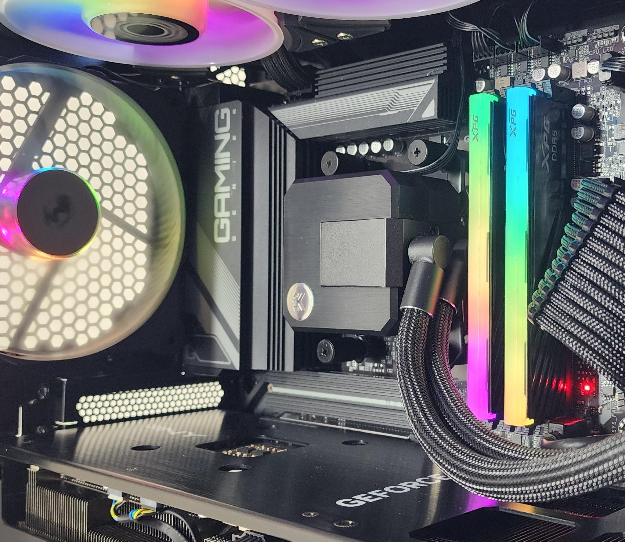 Gaming PC Ryzen 7 7800X3D 32GB RAM 1TB SSD RTX 4080 16GB Windows 11 PC