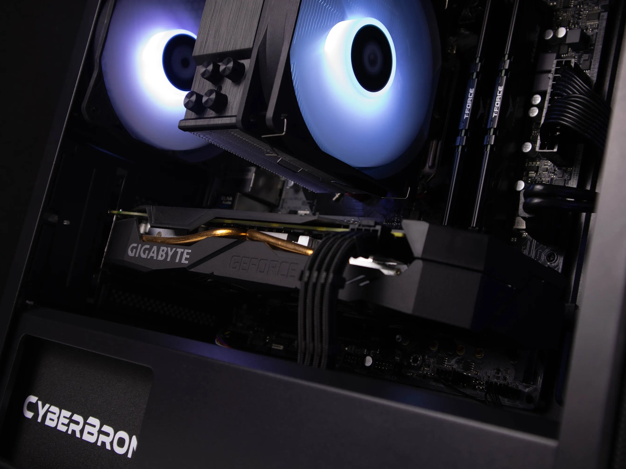 (GTX 1660 Ti | Ryzen 5 1600 | 16gb RAM)