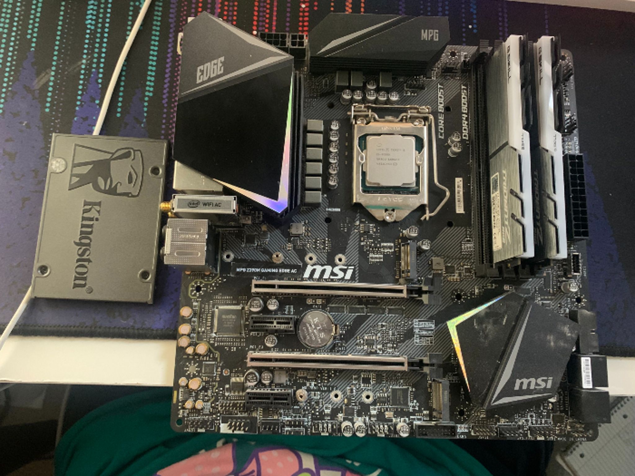 Intel core I5 8600k + MSI 390m + 16gb Ram + 120gb SSD