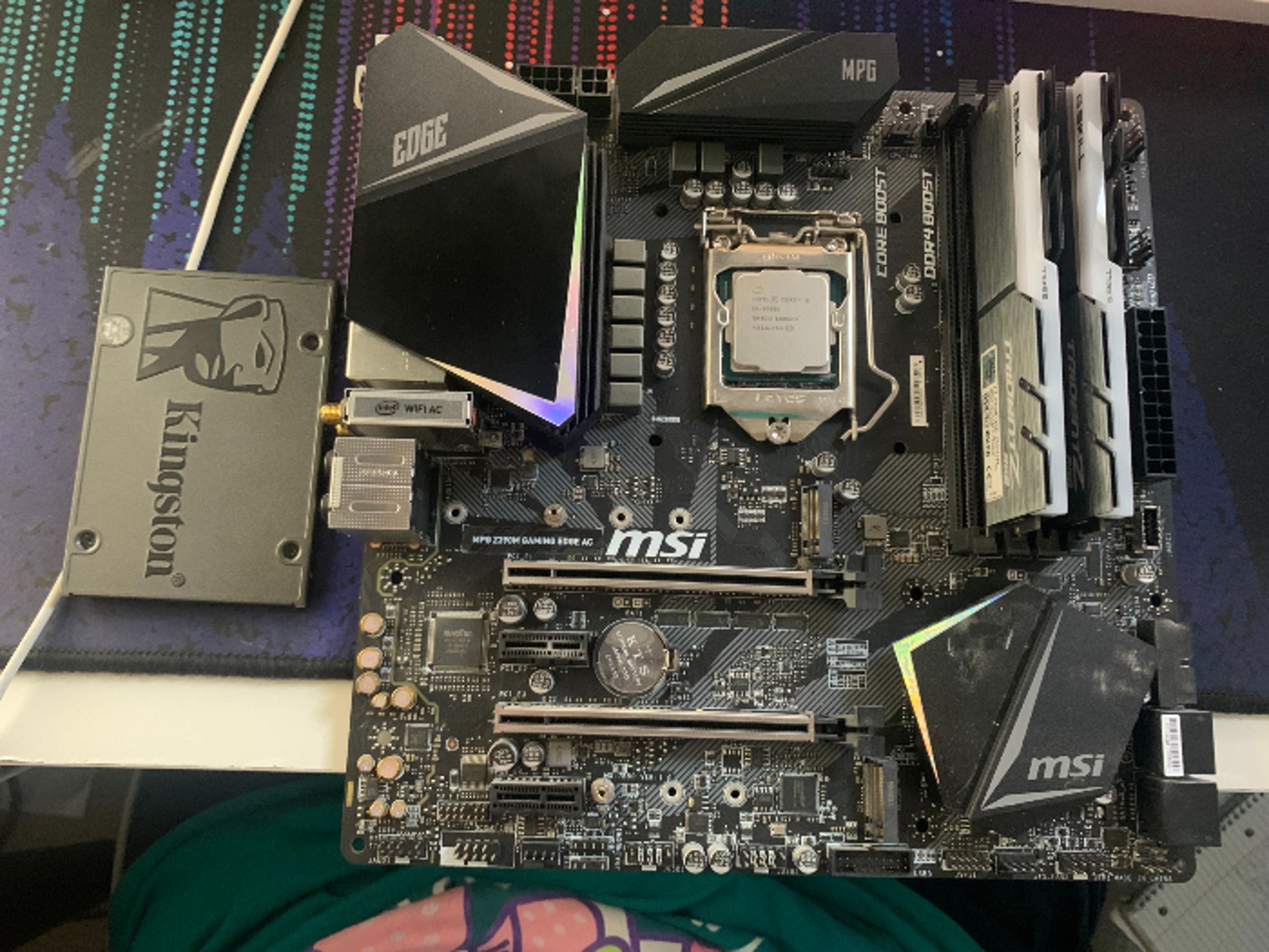 Intel core I5 8600k + MSI 390m + 16gb Ram + 120gb SSD