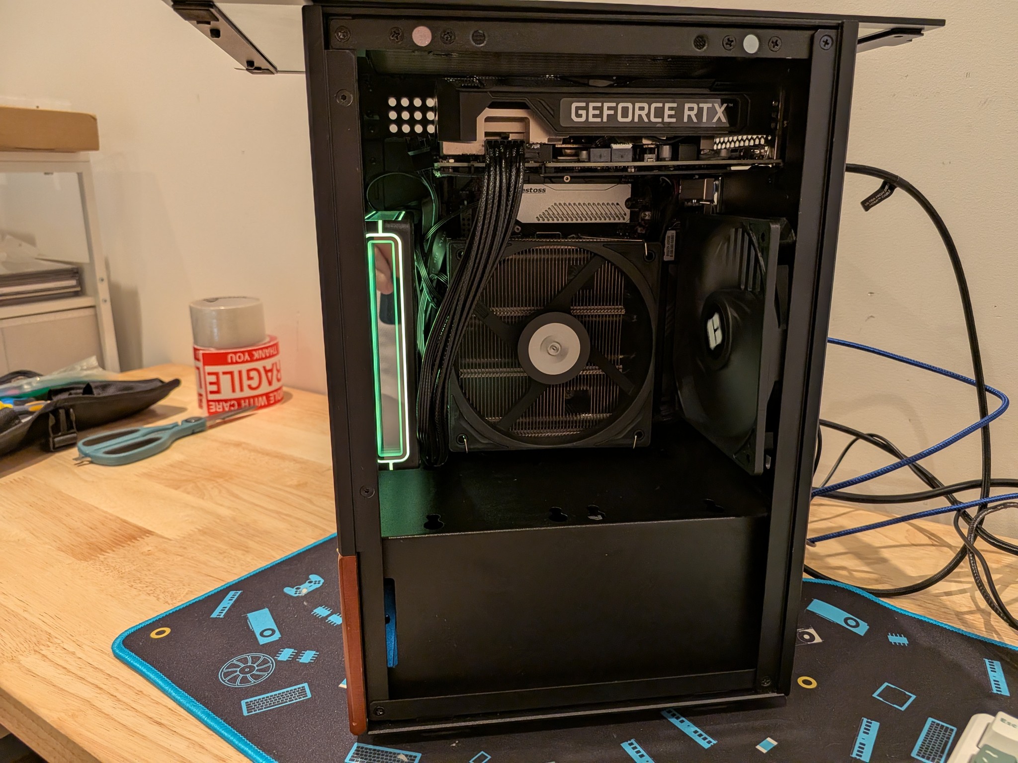 4K Mini Mammoth - RTX 4070 Ti Super, Ryzen 5 7600X3D, 32 GB DDR5, 1 TB Gen 4 NVME, RGB