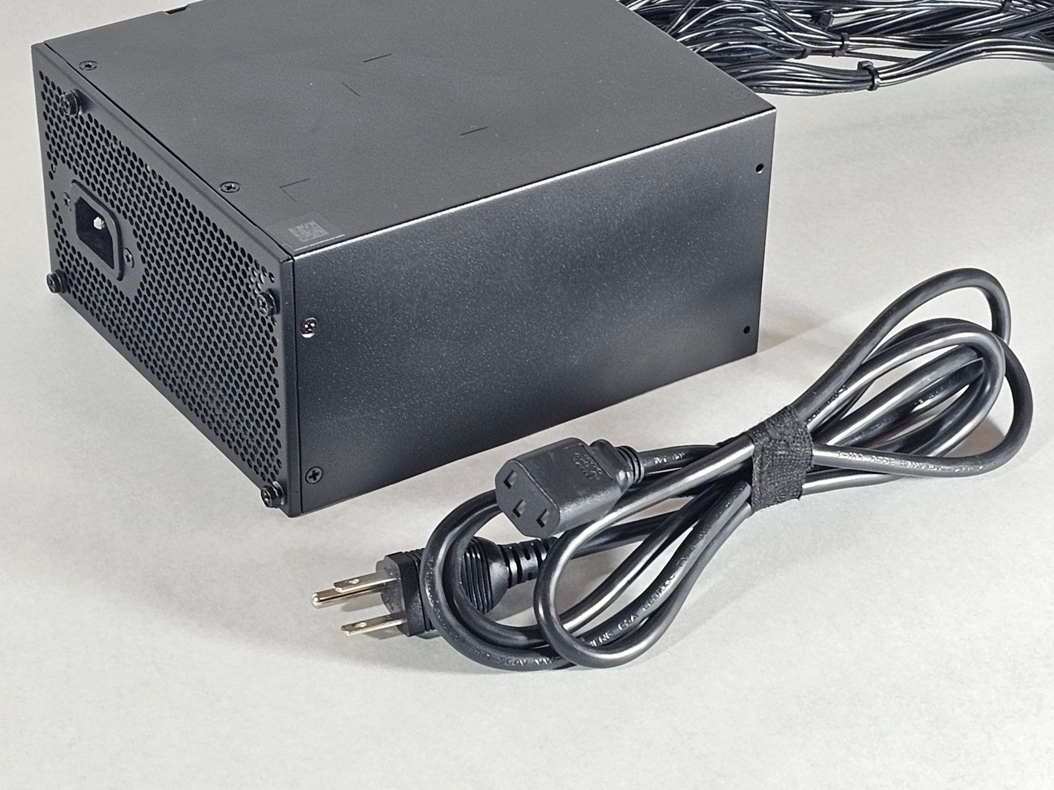 800 Watt PSU Predator 80+ GOLD Power Supply