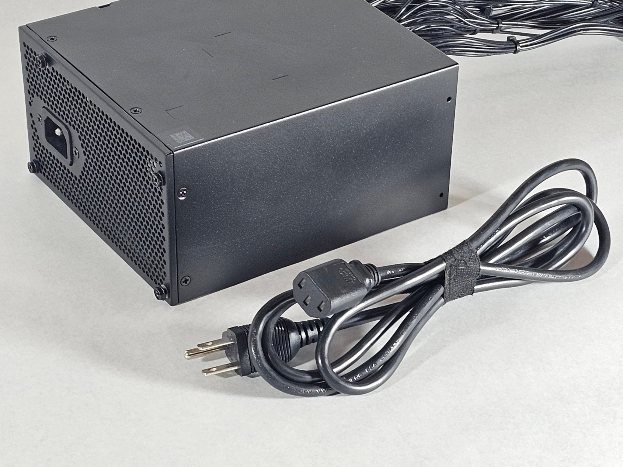 800 Watt PSU Predator 80+ GOLD Power Supply