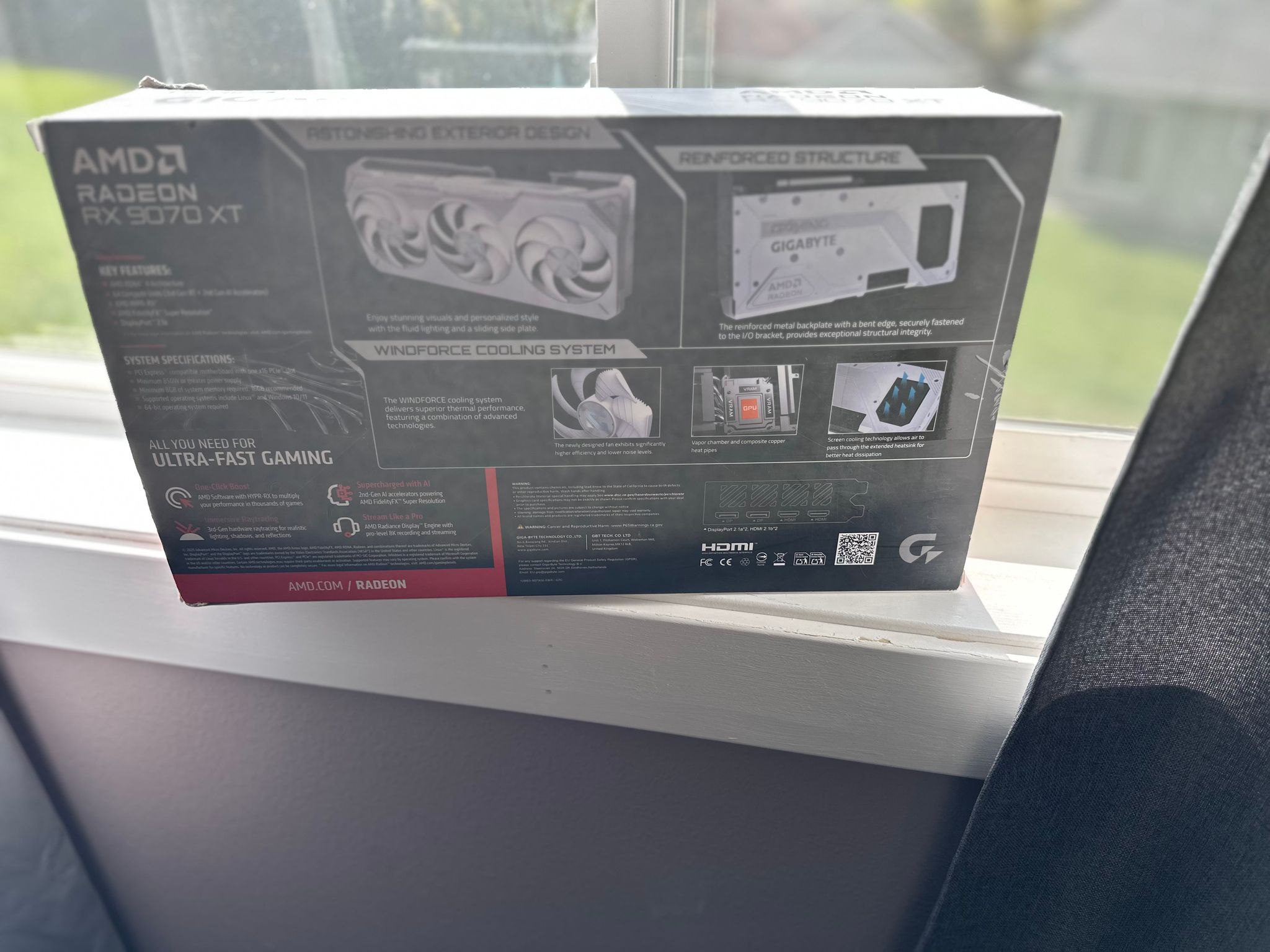 GIGABYTE RX 9070 XT GAMING OC ICE 16G