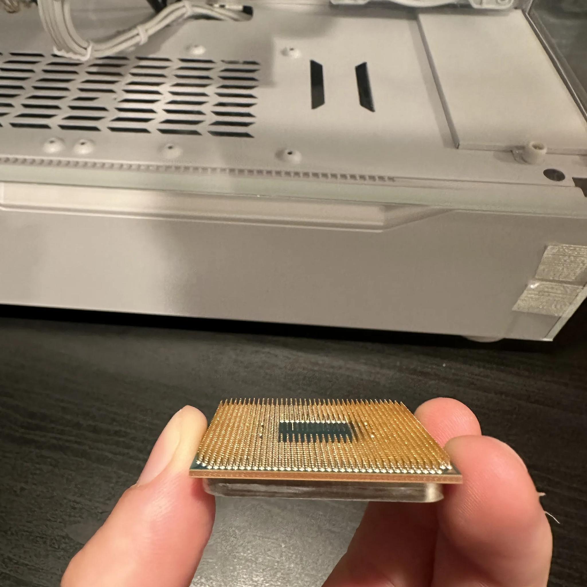 Like New! Ryzen 5 5600x W/ Wraith Stealth CPU Cooler