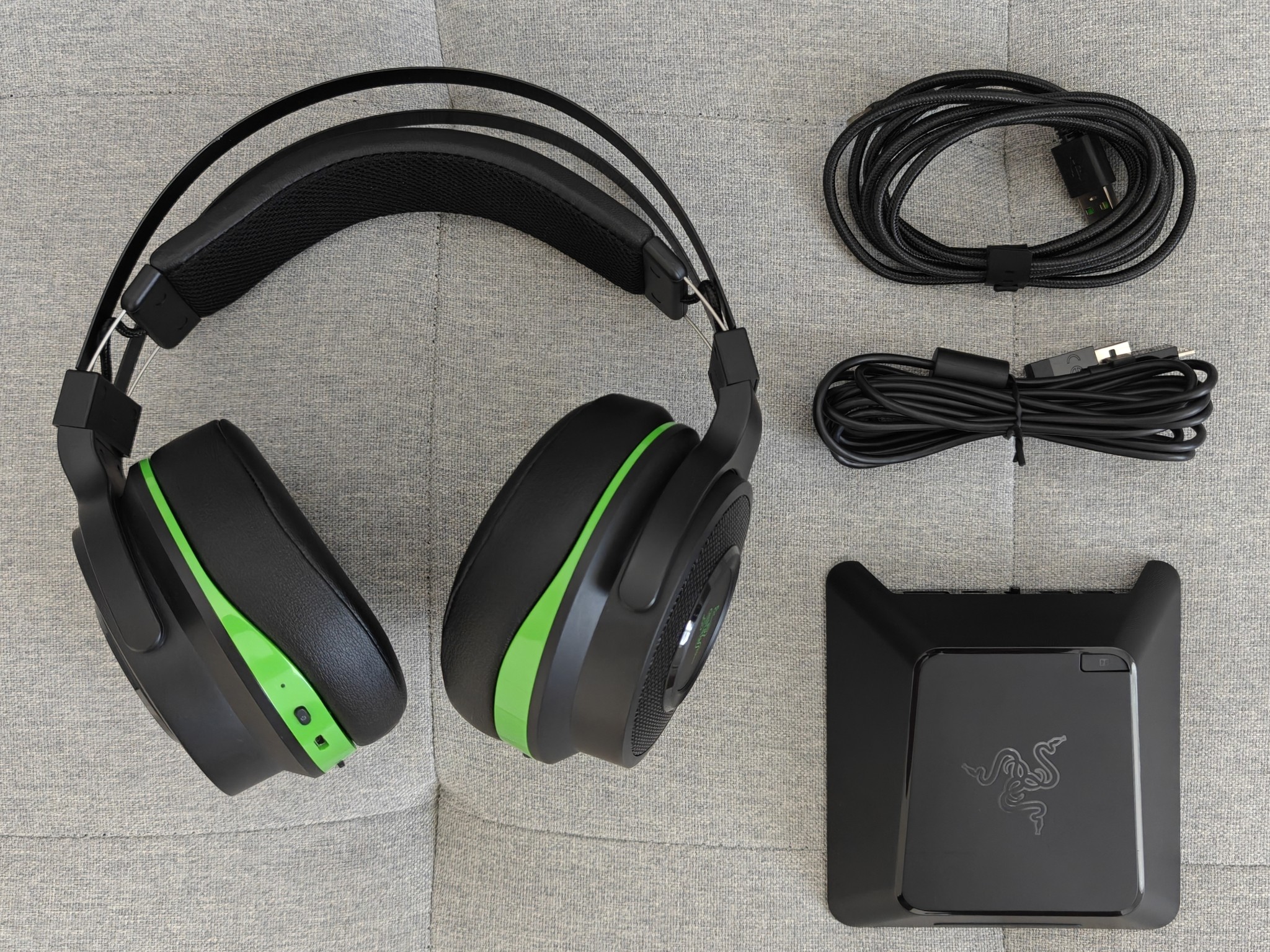 Razer Thresher Ultimate Wireless Dolby 7.1 Headset + Audio Hub PC/XBOX