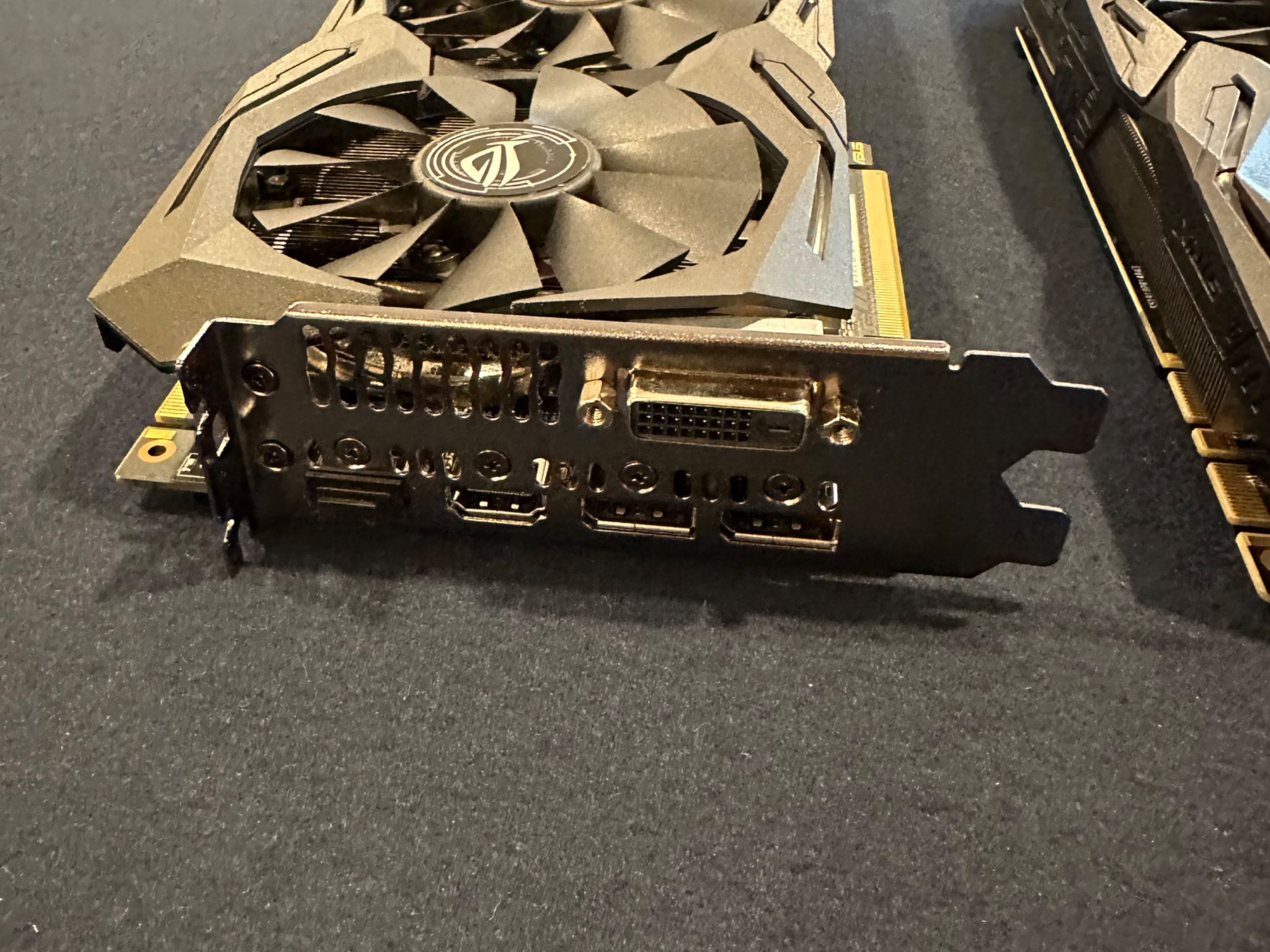 Asus ROG STRIX 1070ti 8gb (x2) SLI with Zotac Bridge