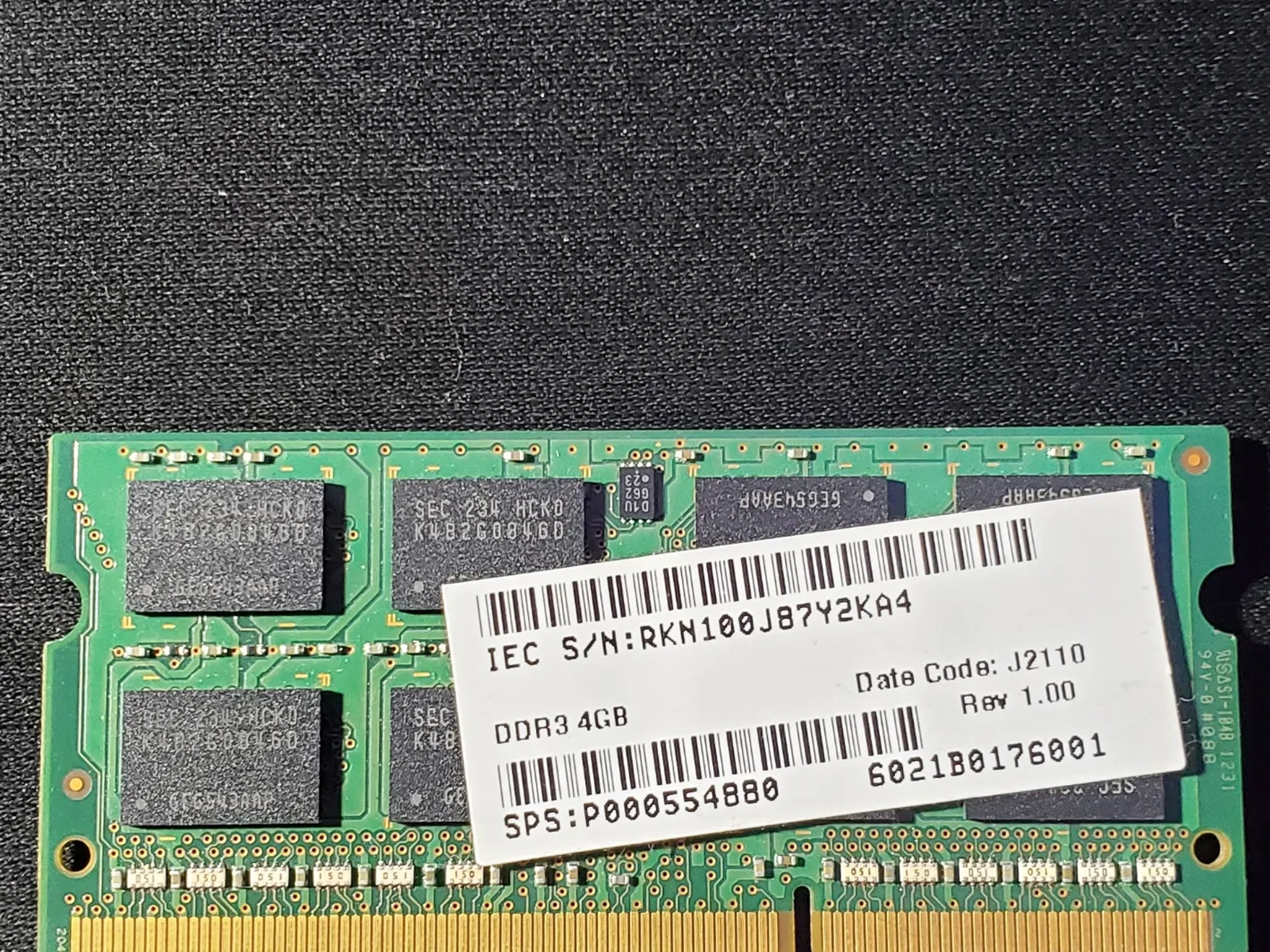 Samsung 4GB DDR3 PC3-12800 1600MHz 204-Pin SODIMM Laptop Memory Module RAM. Model M471B5273DH0-CK0