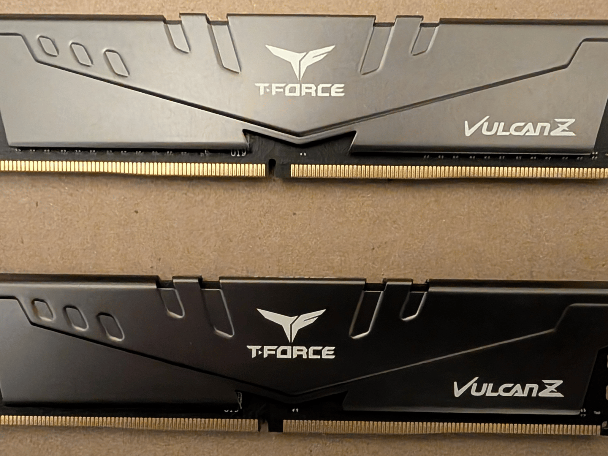 TEAMGROUP T-FORCE VULCAN Z 32GB (2x16GB) DDR4 3200MT/s CL16 Desktop RAM Kit - Gray