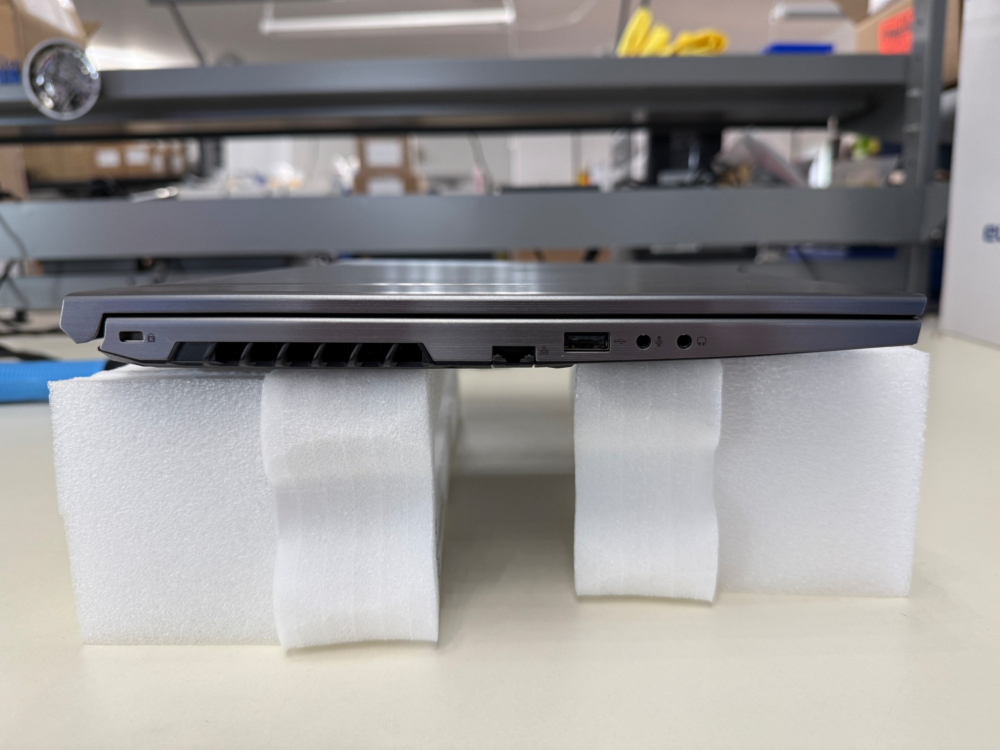 Eluktronics Mech-15 G2, Intel i7-9750H, GTX 1660Ti, 8GB Ram, 512GB SSD