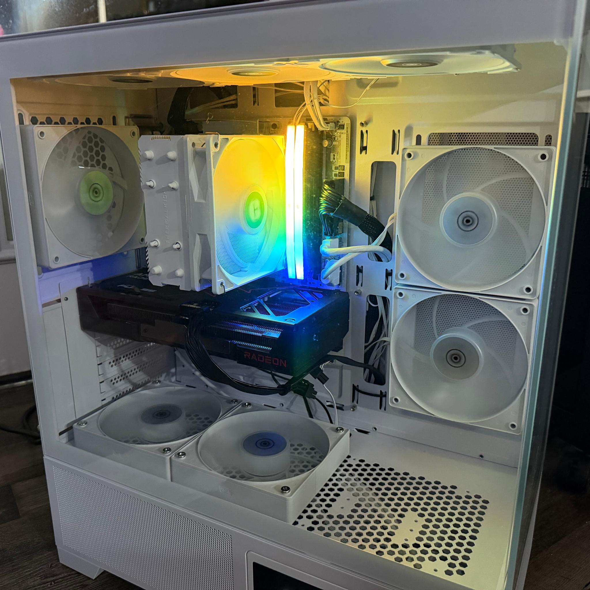 AMD Gaming PC 9060XT 16gb/Ryzen 5 9600x