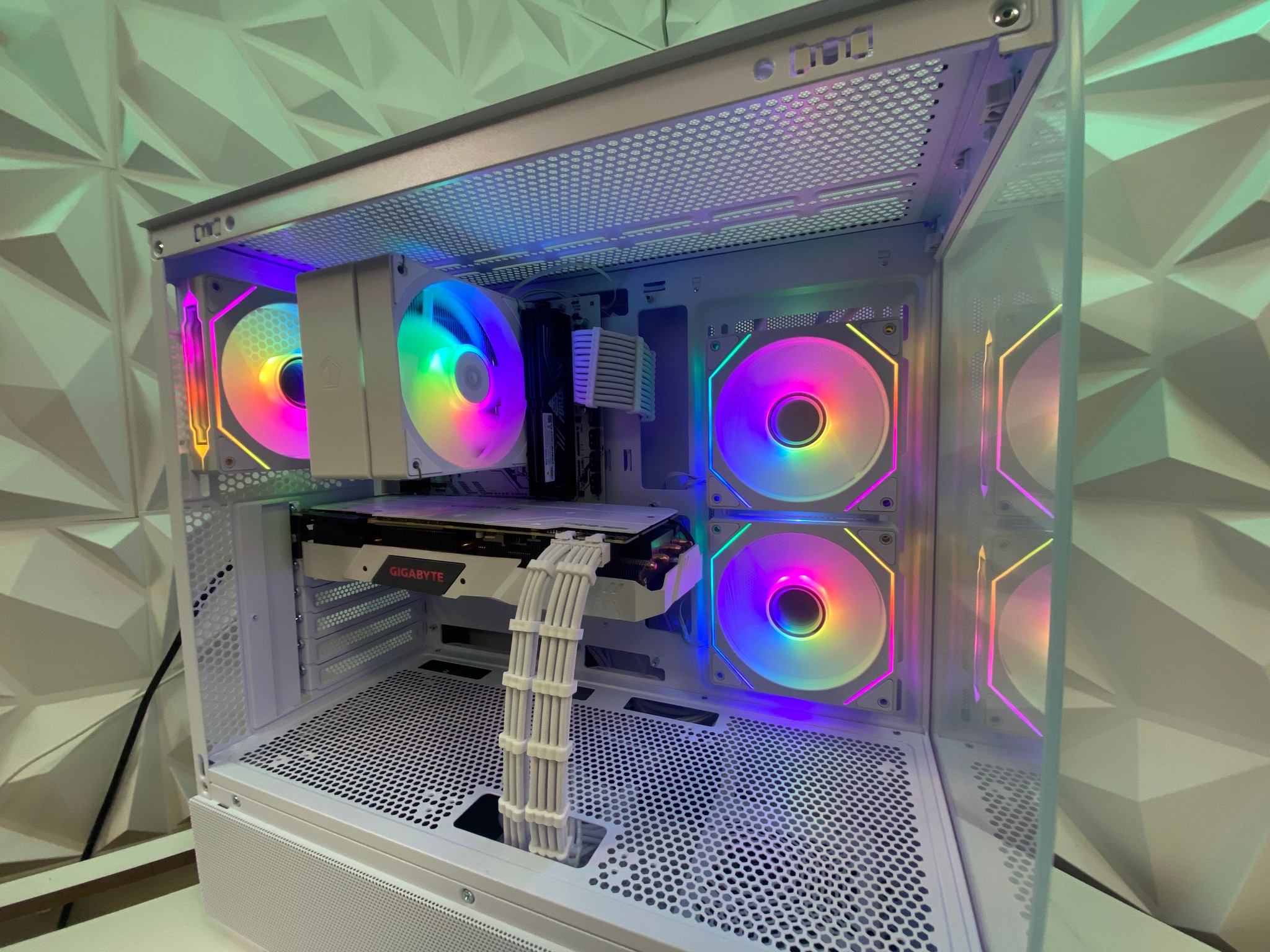 🎅🎅 White Elite Build – Ryzen 7 2700X + RTX 2070 Super 8GB | 1080p/1440p High FPS Ready