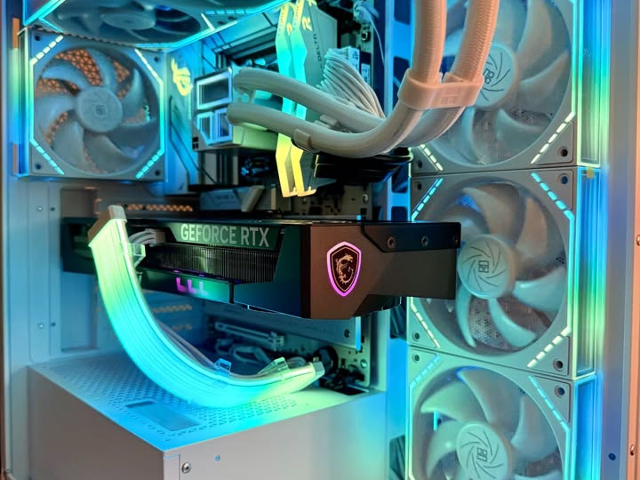 ❄️9800X3D | RTX 5070 Ti | 32gb DDR5| Windows 11 Pro| "The FrostForge" Gaming PC