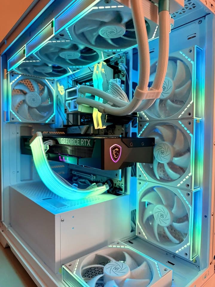❄️9800X3D | RTX 5070 Ti | 32gb DDR5| Windows 11 Pro| "The FrostForge" Gaming PC